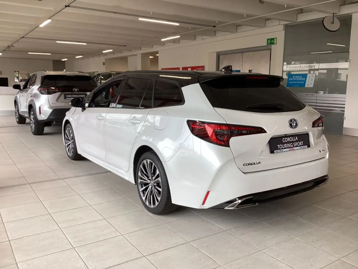 Toyota Corolla 1.8 Hybrid Touring Sports Black&White Weiß - 2