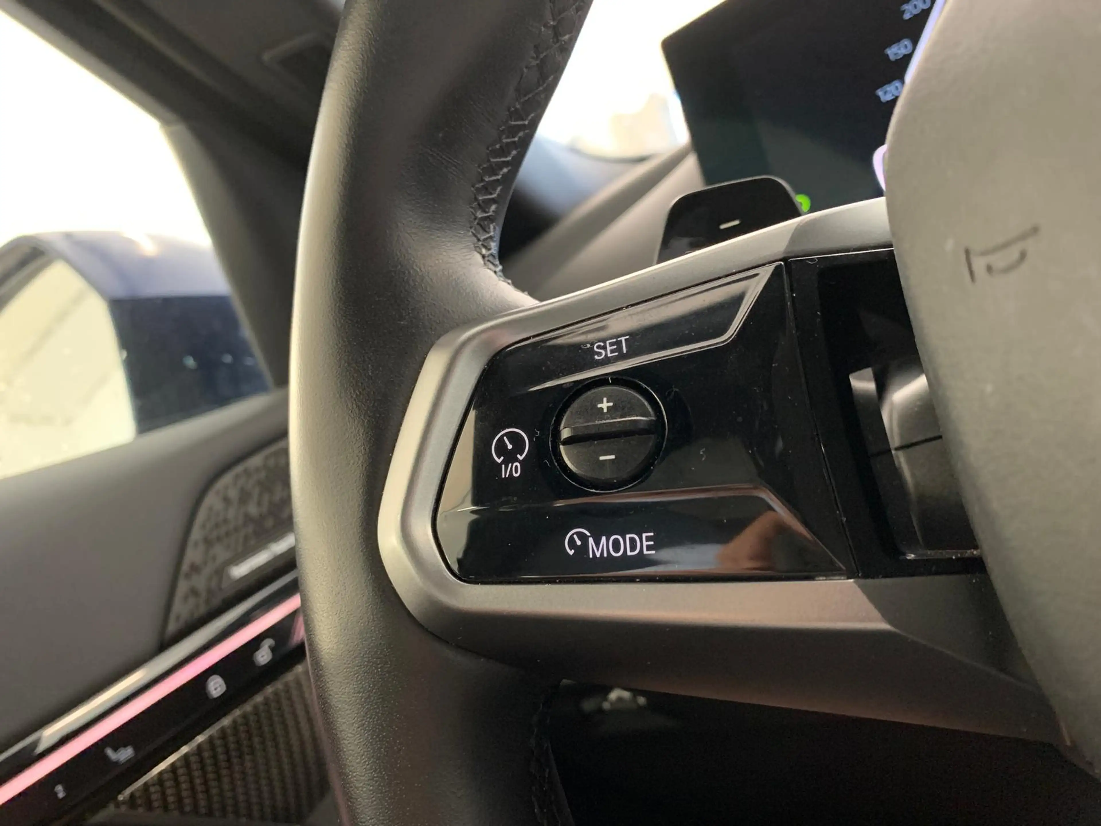 BMW 550 e xDr M Sport Pro ICONIC/HUD/PANO/20Z/360° — photo 15