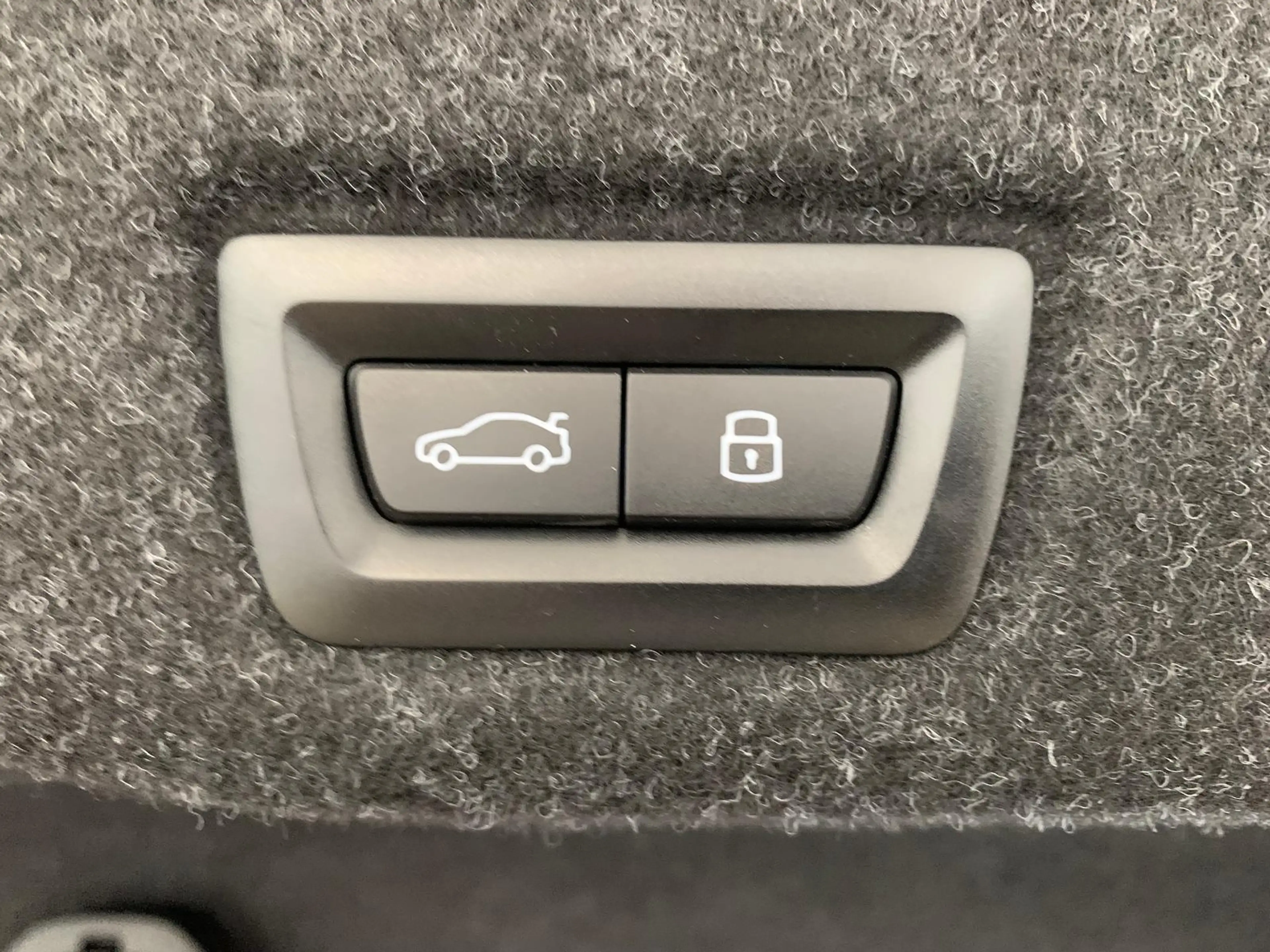 BMW 550 e xDr M Sport Pro ICONIC/HUD/PANO/20Z/360° — photo 6