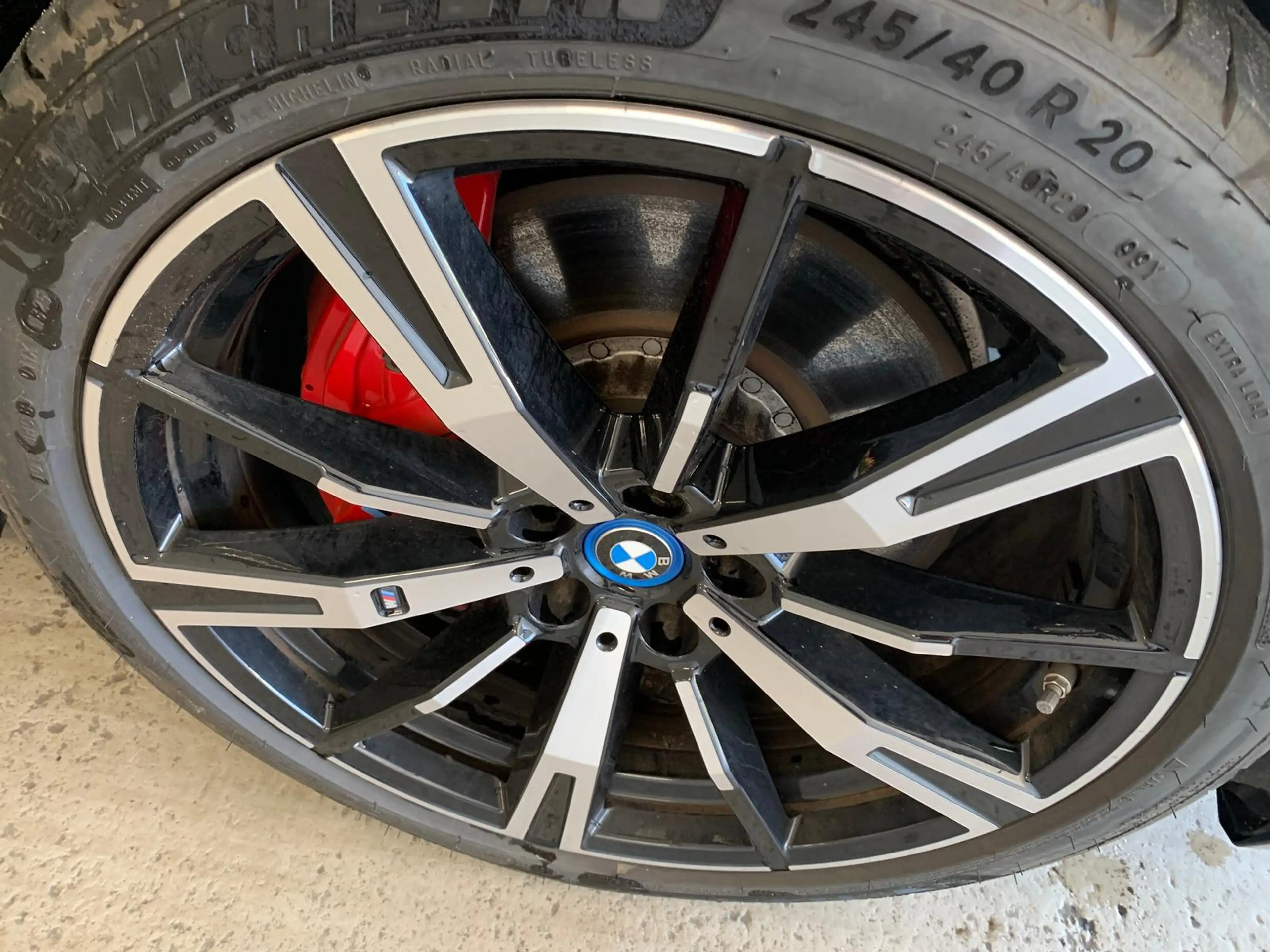 BMW 550 e xDr M Sport Pro ICONIC/HUD/PANO/20Z/360° — photo 3