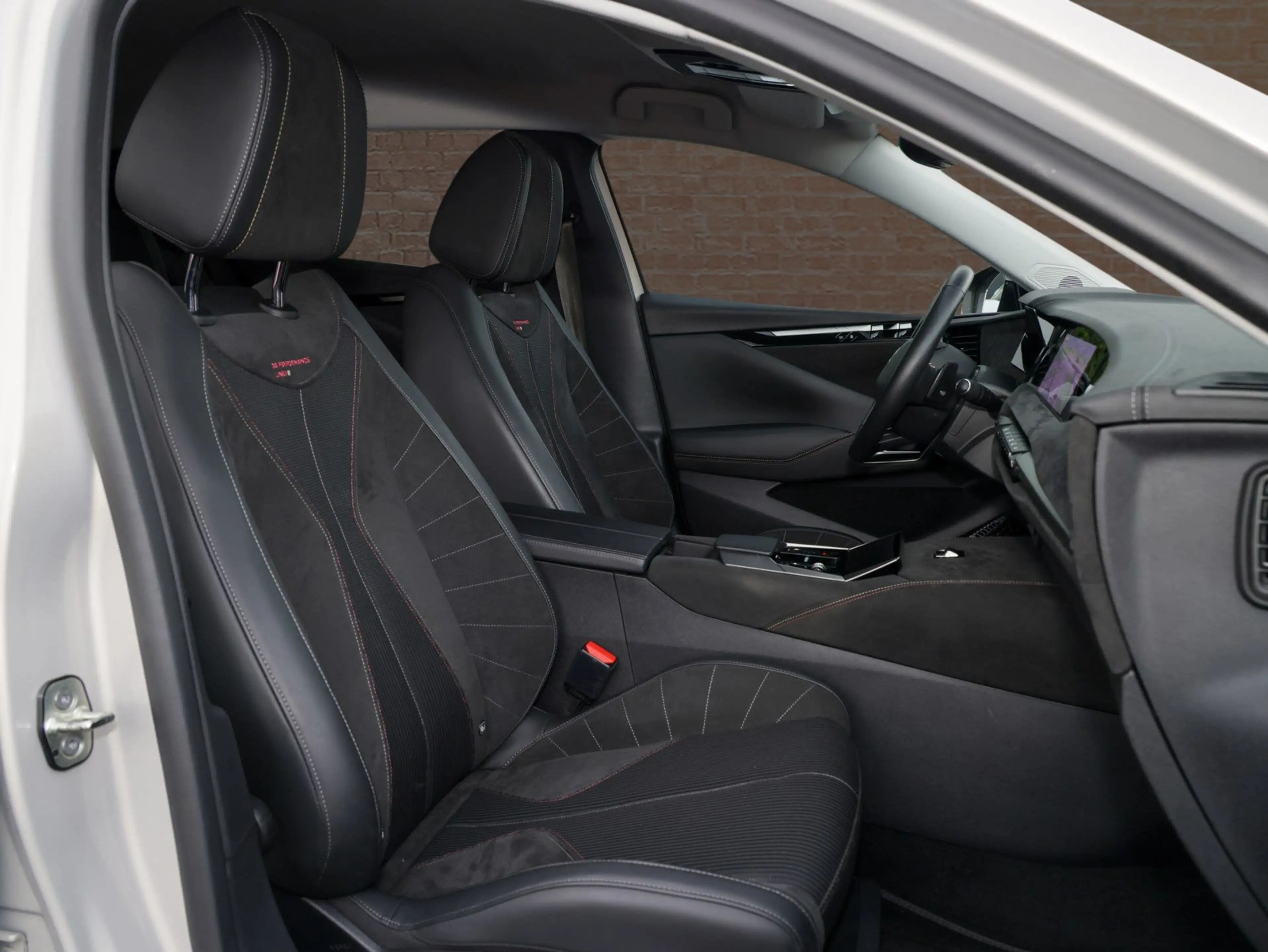 DS Automobiles DS 4 DS4 1,6 Hybrid Performance Line Sitzh./ Klimaau./ — photo 8