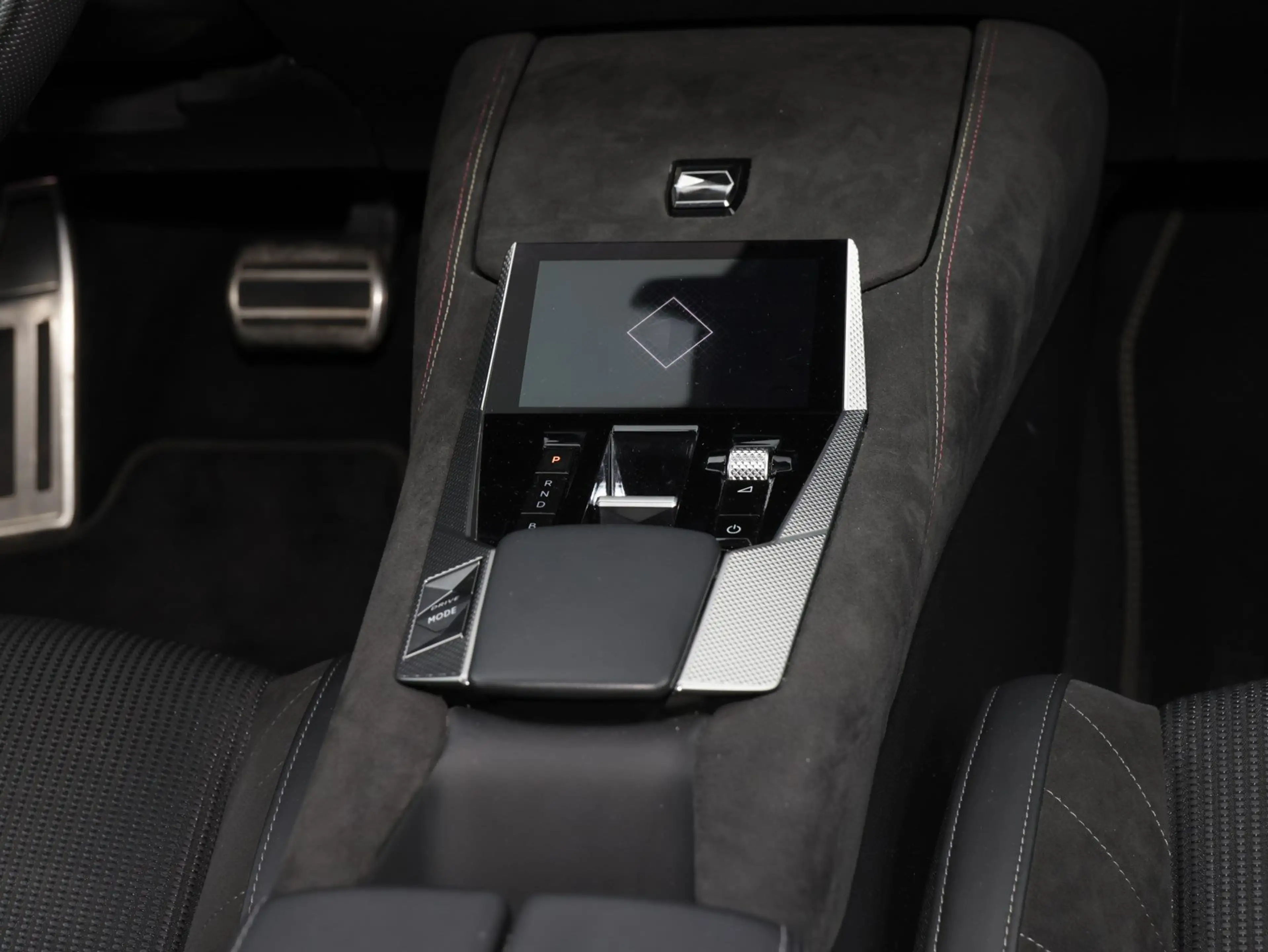 DS Automobiles DS 4 DS4 1,6 Hybrid Performance Line Sitzh./ Klimaau./ — photo 10