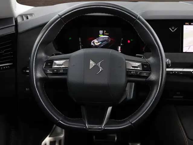 DS Automobiles DS 4 view 13