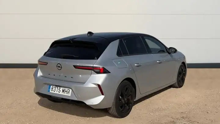 Opel Astra 2023, foto 4
