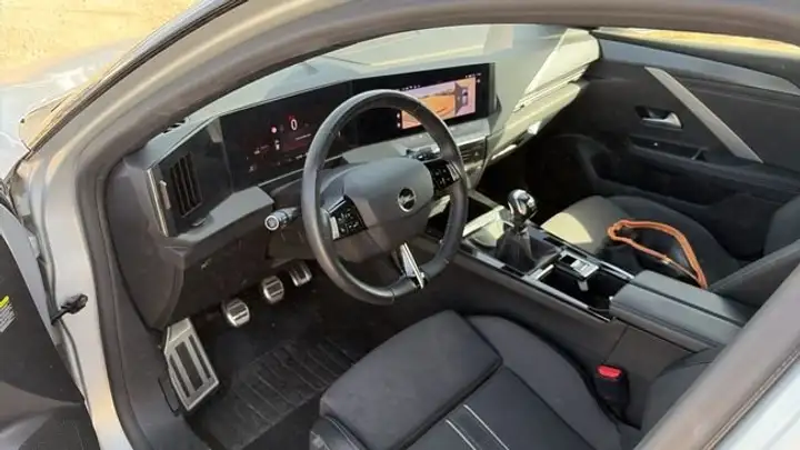 Opel Astra 2023, foto 6