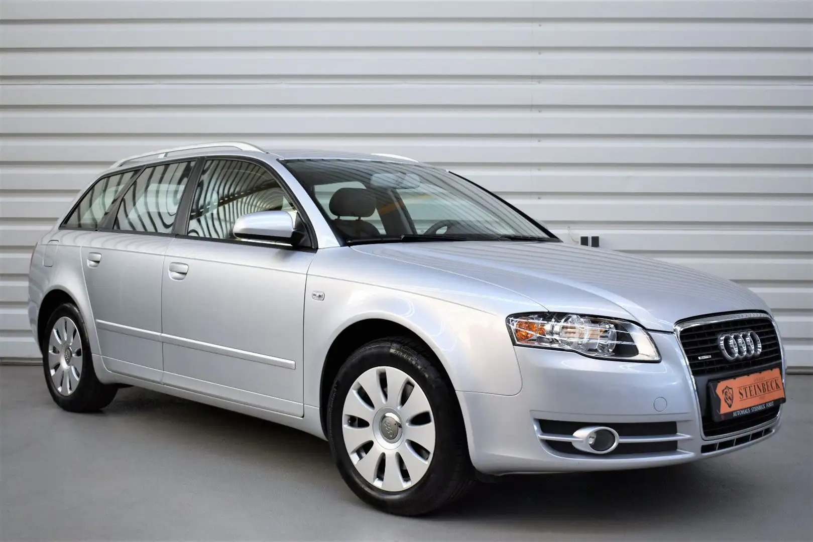 Audi A4 Avant 1.8 T quattro+SHZ+Navi+PDC+67.300KM Silber - 1