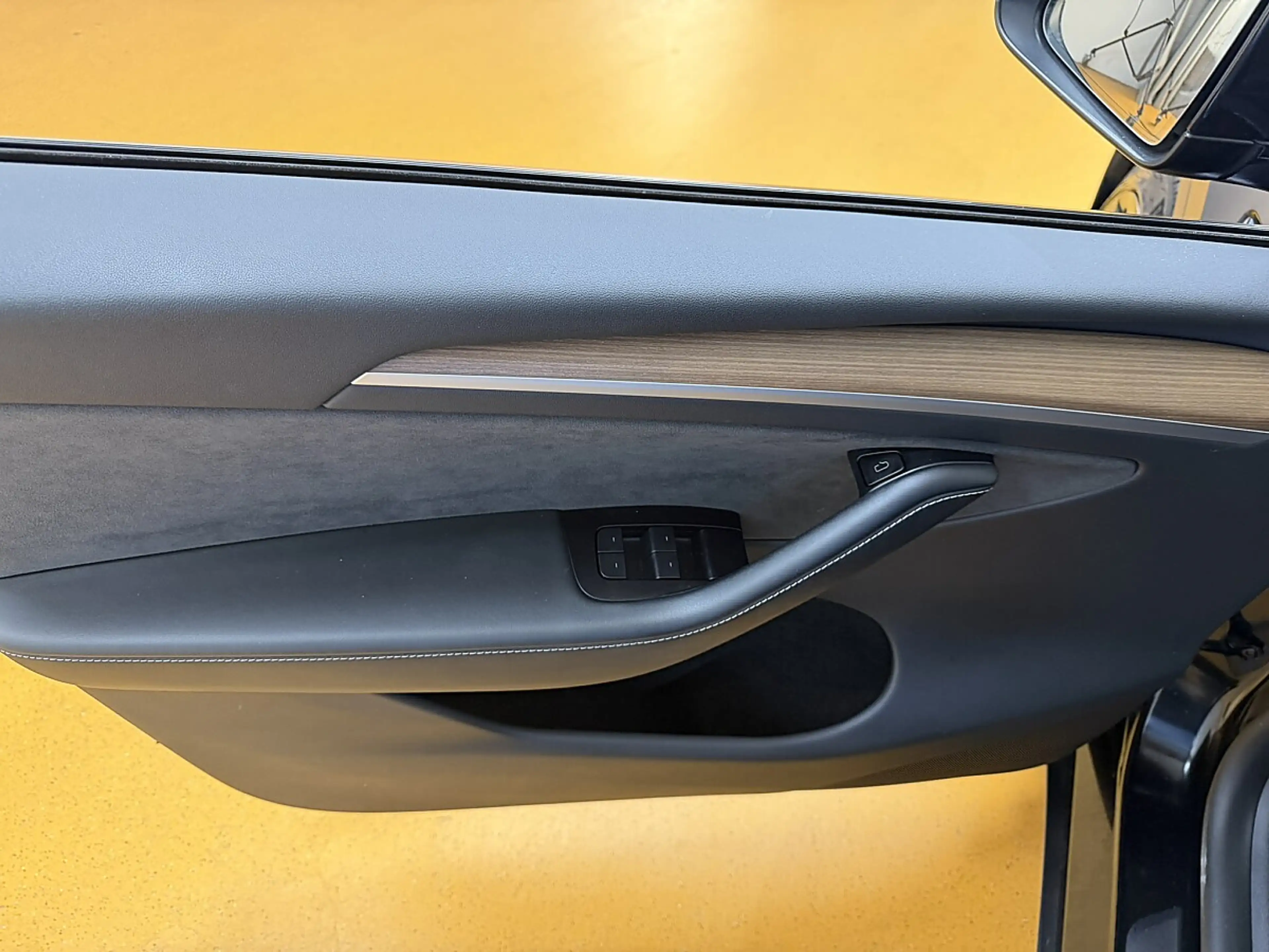 Tesla Model Y Dual Maximale Reichweite Dual AWD — photo 17