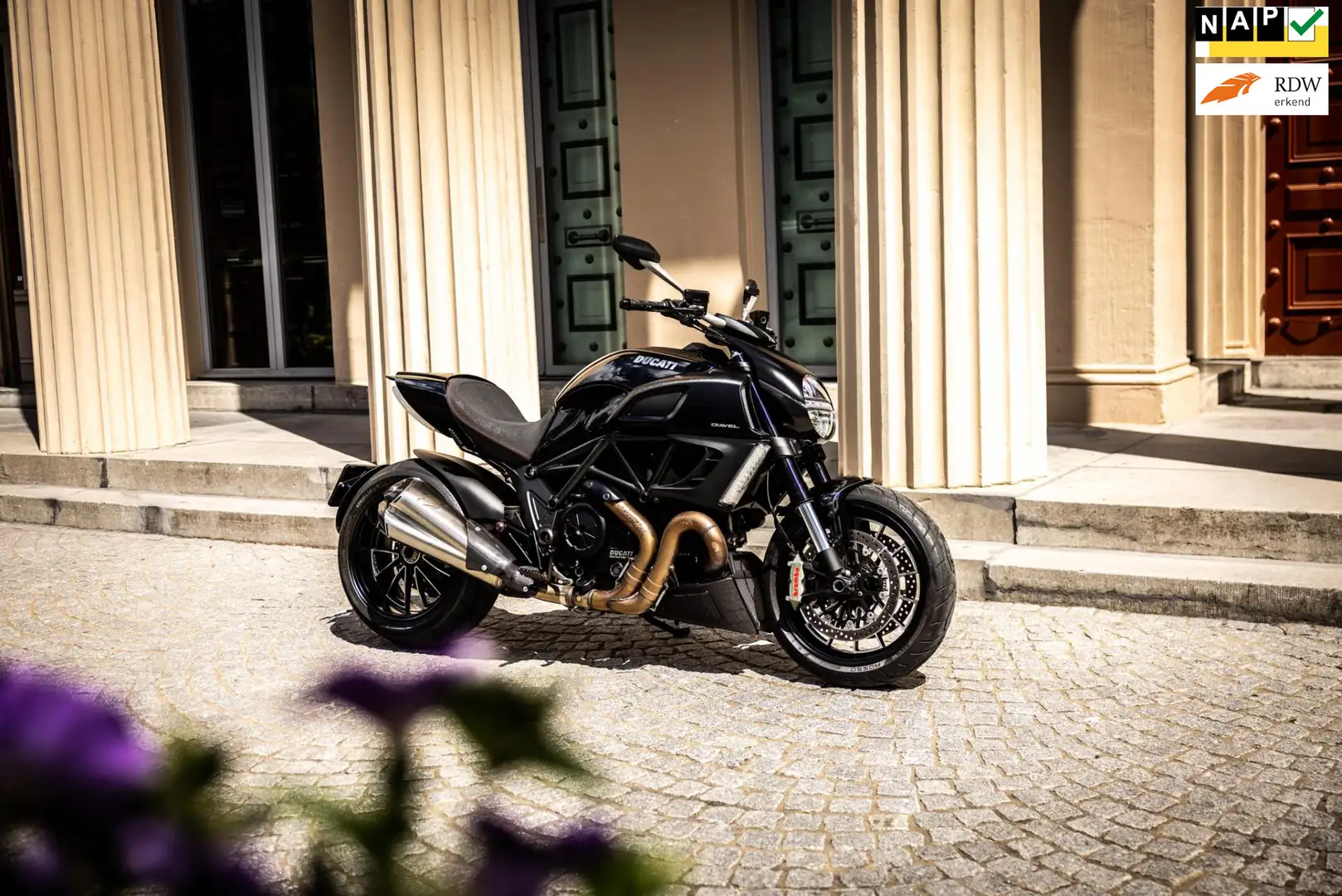 Ducati Diavel Carbon Black (161pk) | volledige historie | Lage K Zwart - 1