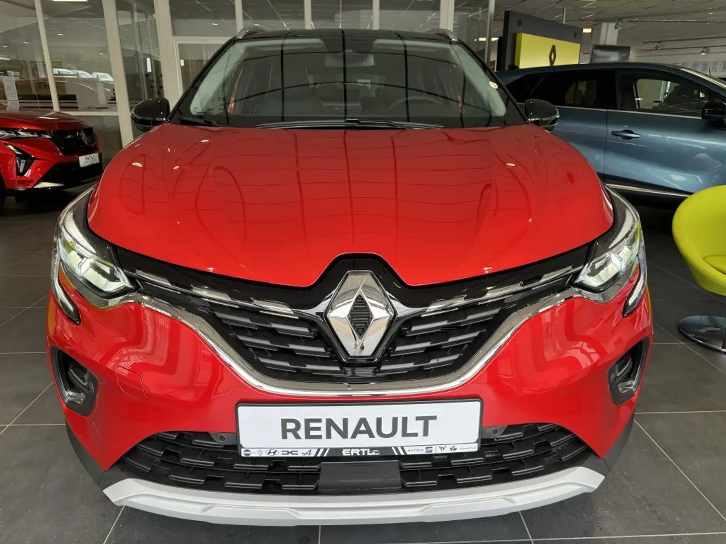Renault Captur TCe Mild Hybrid 140 GPF TECHNO (RJB) Rot - 2