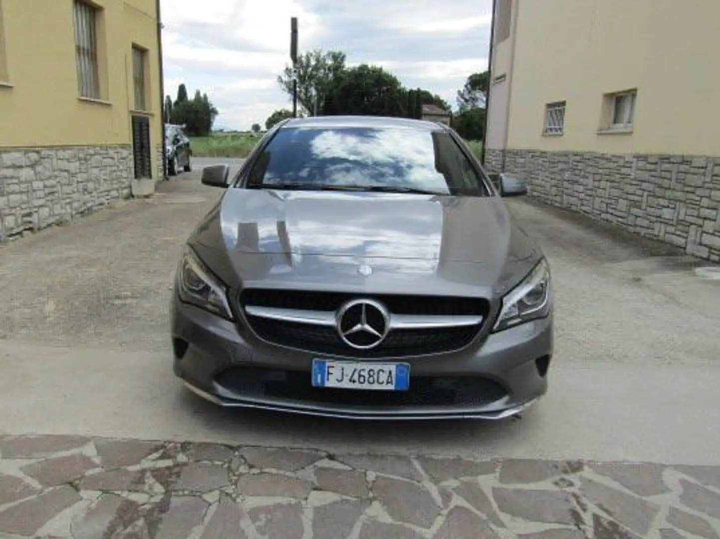 Mercedes-Benz CLA 200 CLA 200 d (cdi) Premium auto Gris - 2