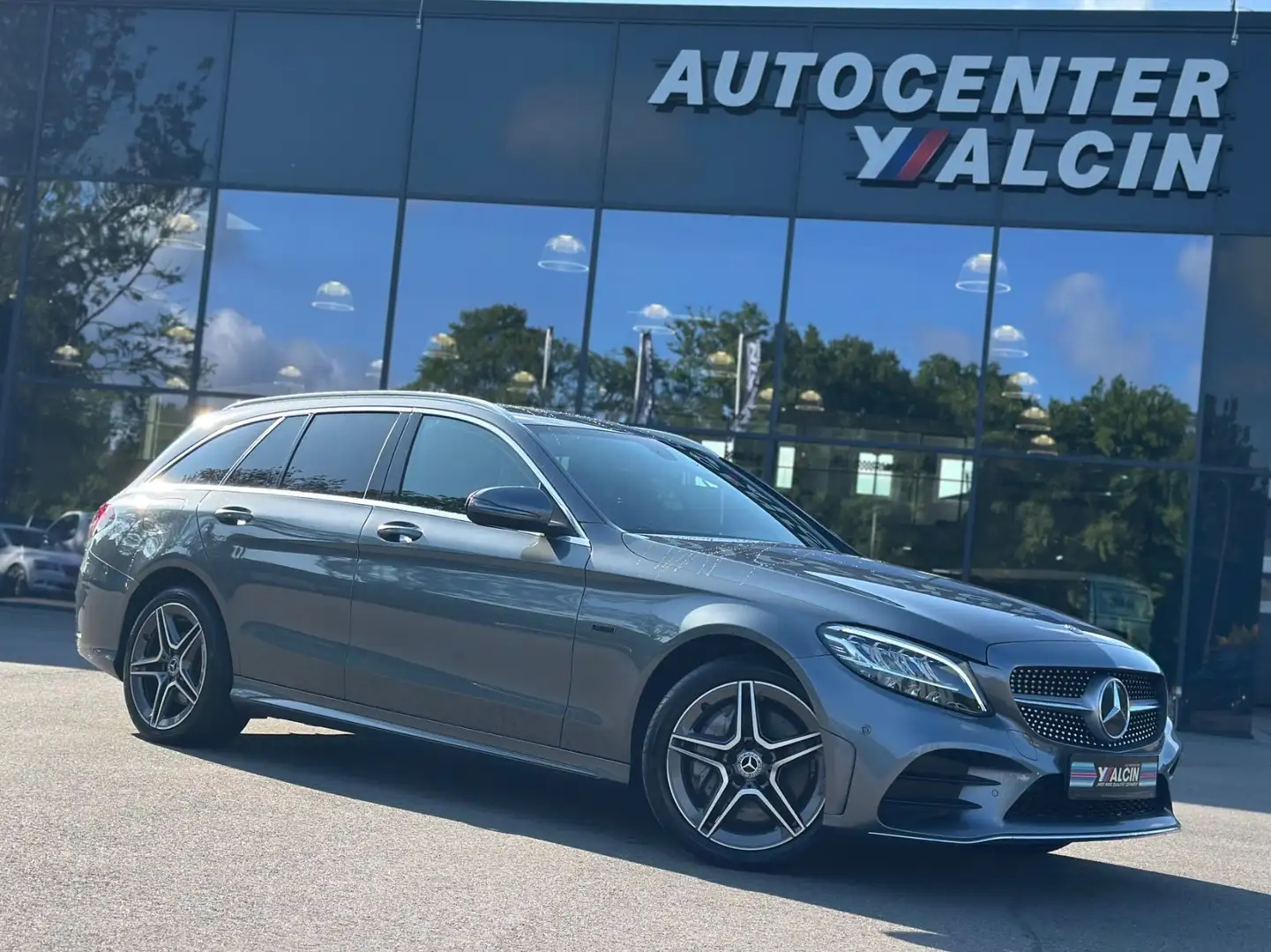 Mercedes-Benz C 300 de T Autom. 3xAMG Line NAVI/VIRT.COC/AHK Grau - 1