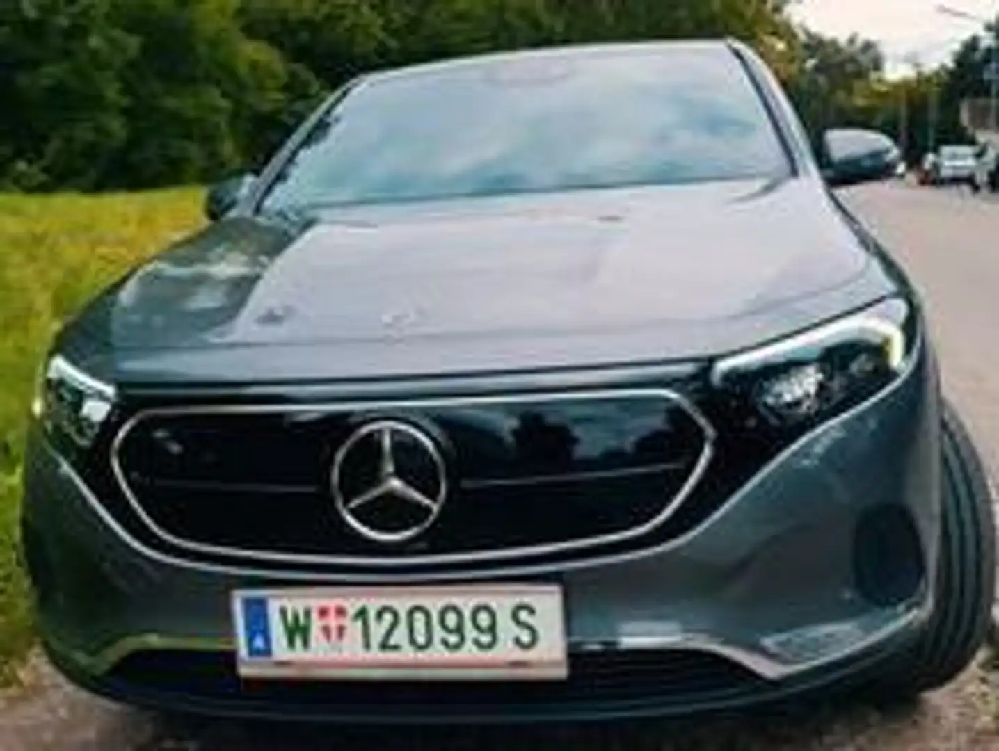Mercedes-Benz EQA 250 EQA 250+ 70,5kWh Österreich-Edition Aut. Grau - 1