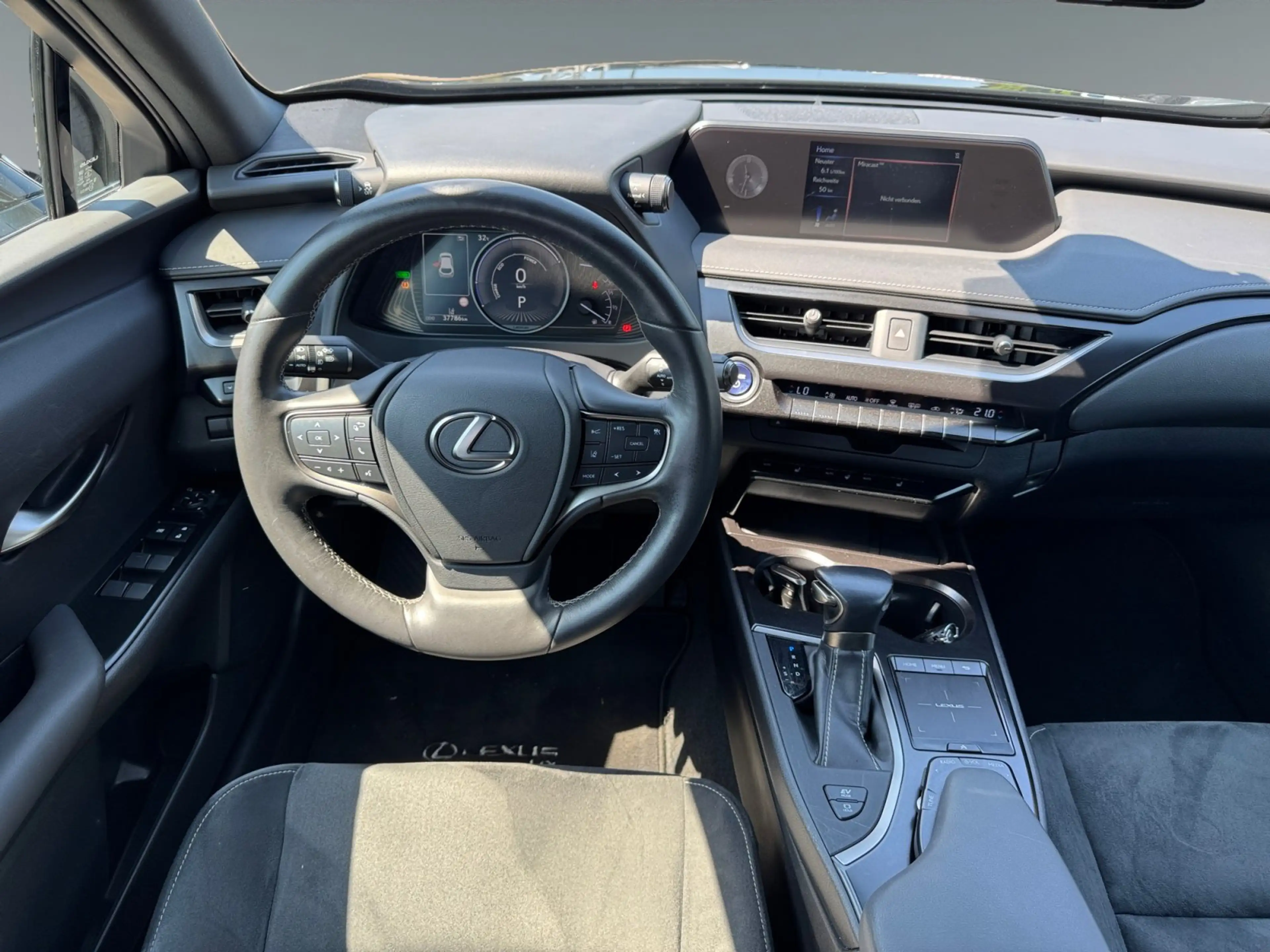 Lexus UX 250h Style Edition *CARPLAY*AA*KAMERA*PDC* — photo 9