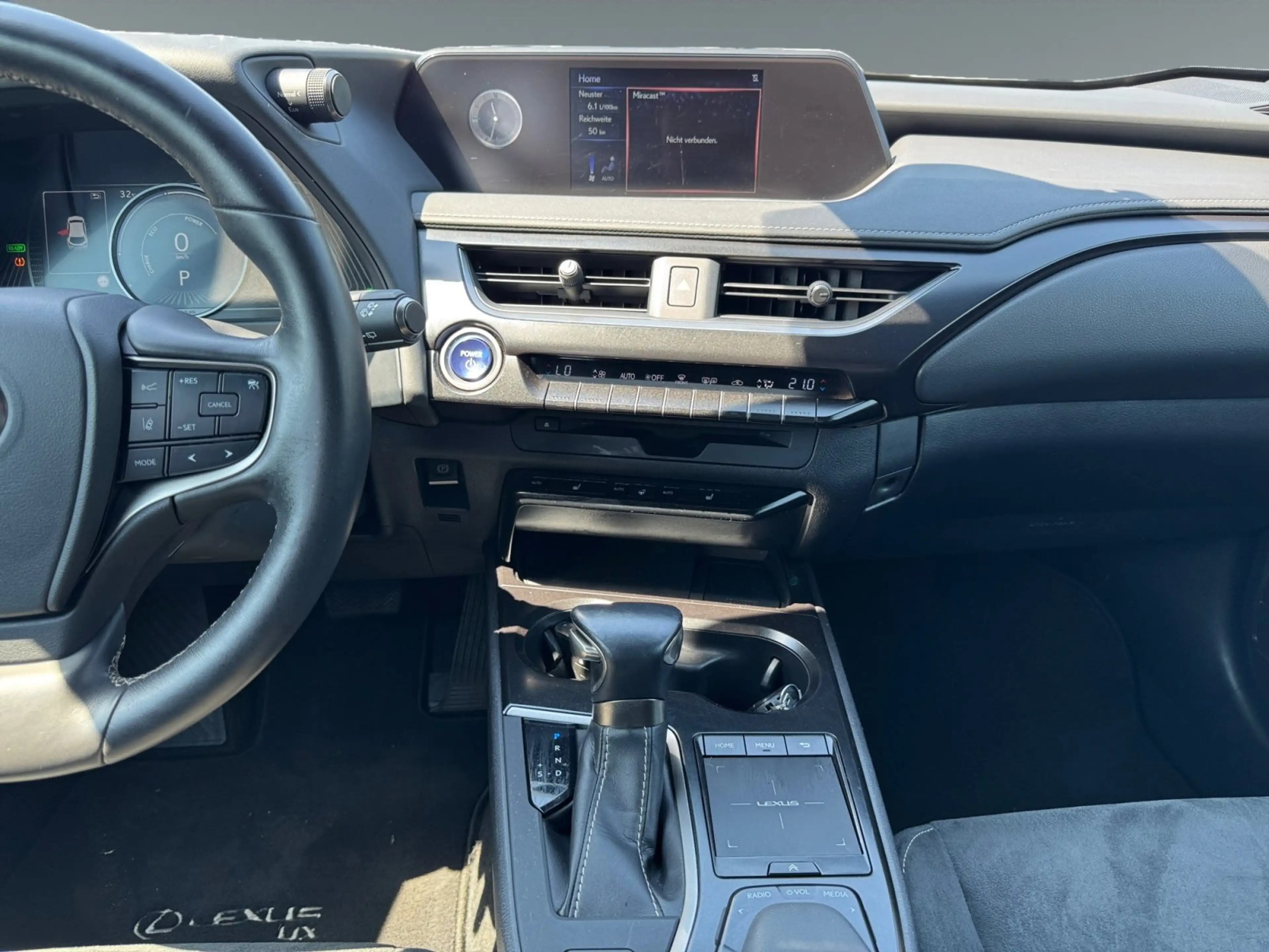 Lexus UX 250h Style Edition *CARPLAY*AA*KAMERA*PDC* — photo 10