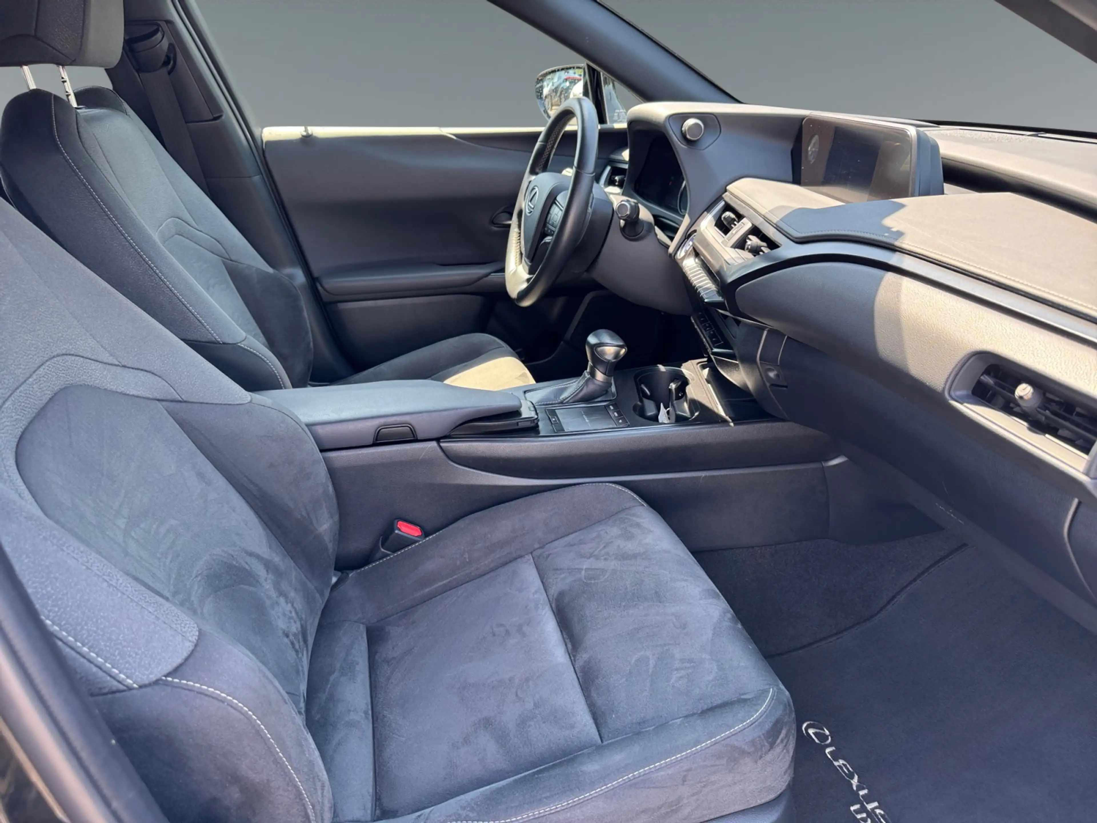 Lexus UX 250h Style Edition *CARPLAY*AA*KAMERA*PDC* — photo 14