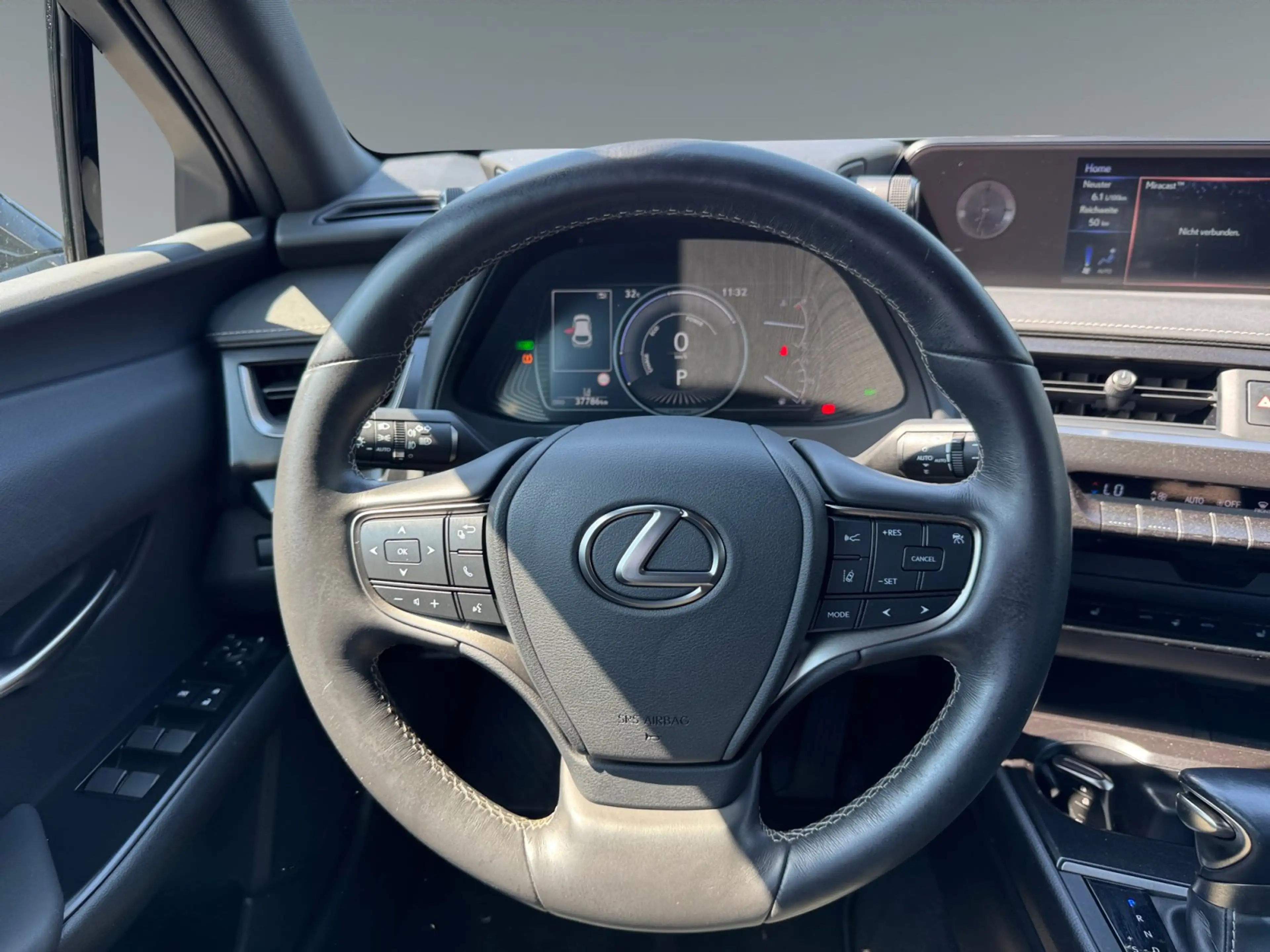 Lexus UX 250h Style Edition *CARPLAY*AA*KAMERA*PDC* — photo 11