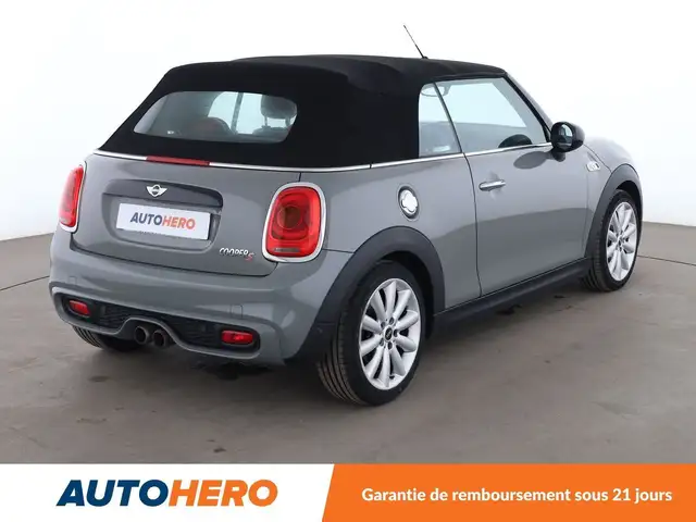 Mini Convertible view 6