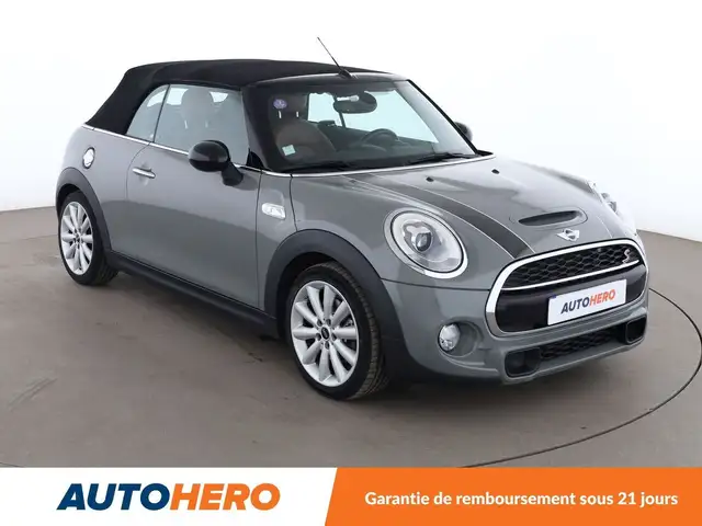 Mini Convertible view 8