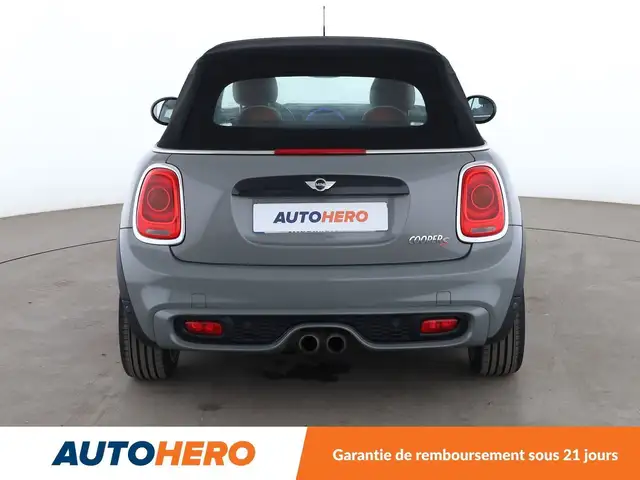 Mini Convertible view 5