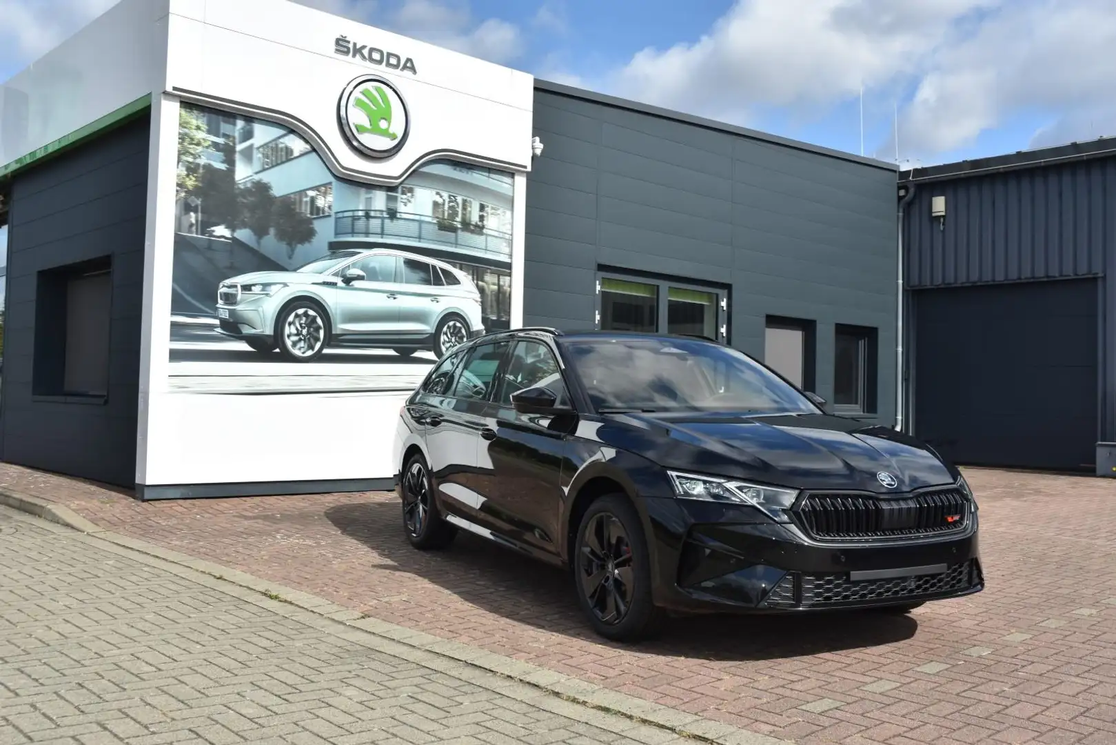 Skoda Octavia 2.0 TSI RS*Matrix*AHK*HeadUp*Pano*Canton Schwarz - 1