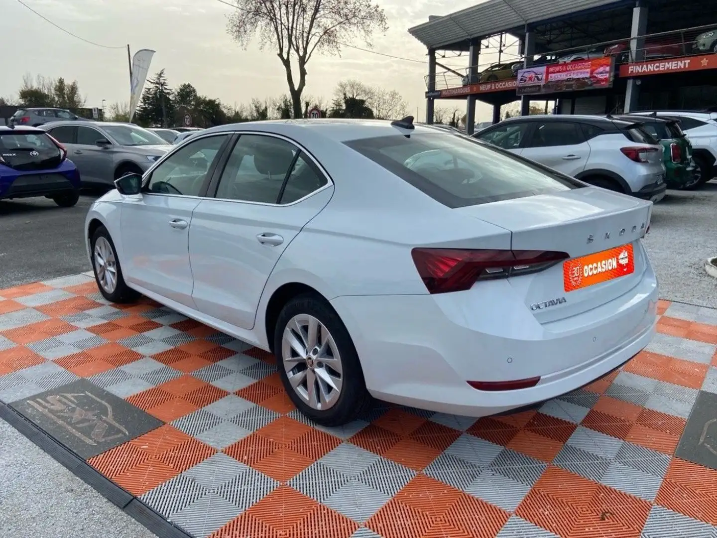 Skoda Octavia 2.0 TDI 115 BV6 SELECTION Caméra Blanc - 2