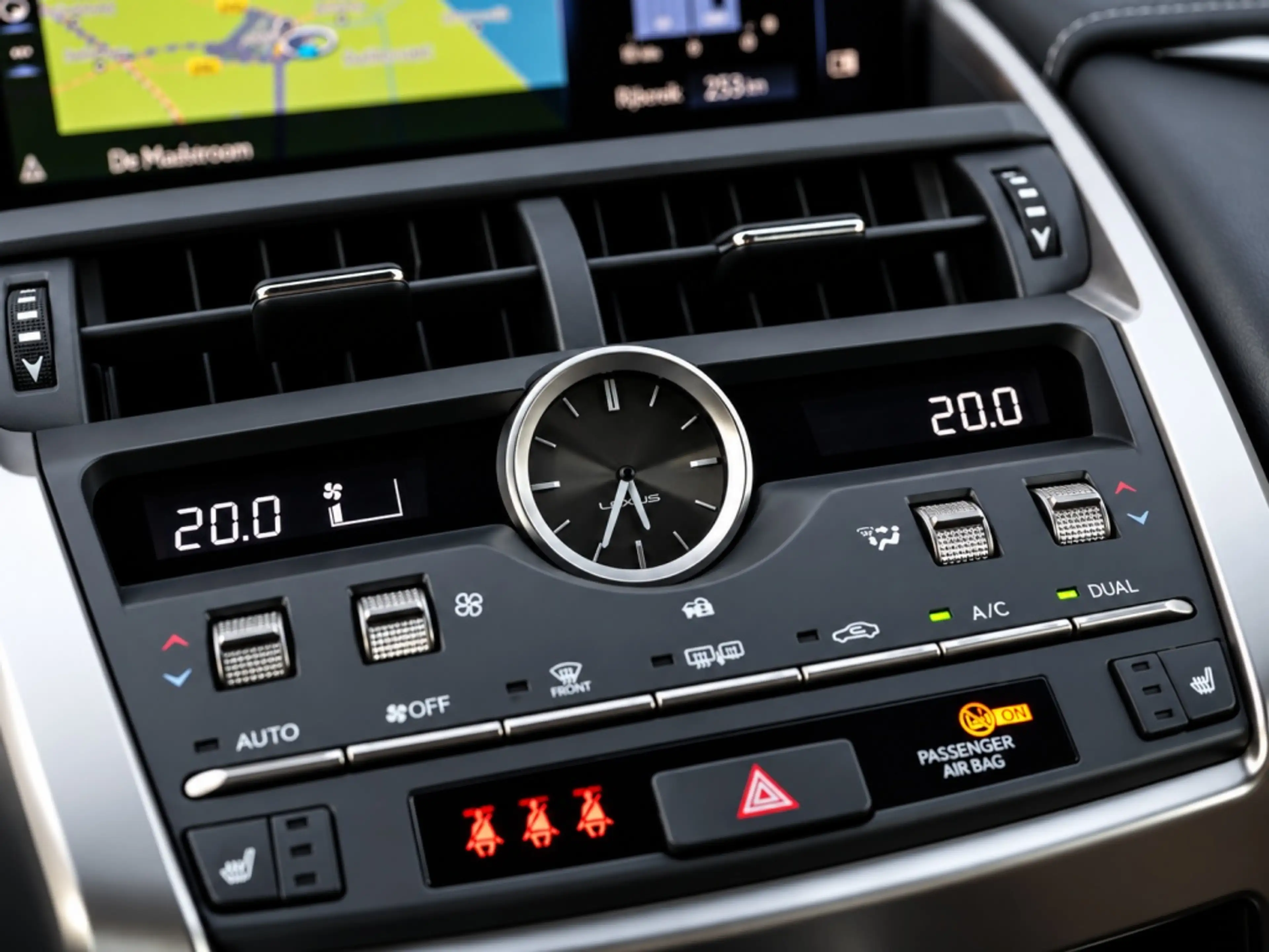Lexus NX 300h AWD Luxery Facelift Leder Adaptive Cruise etc. — photo 11