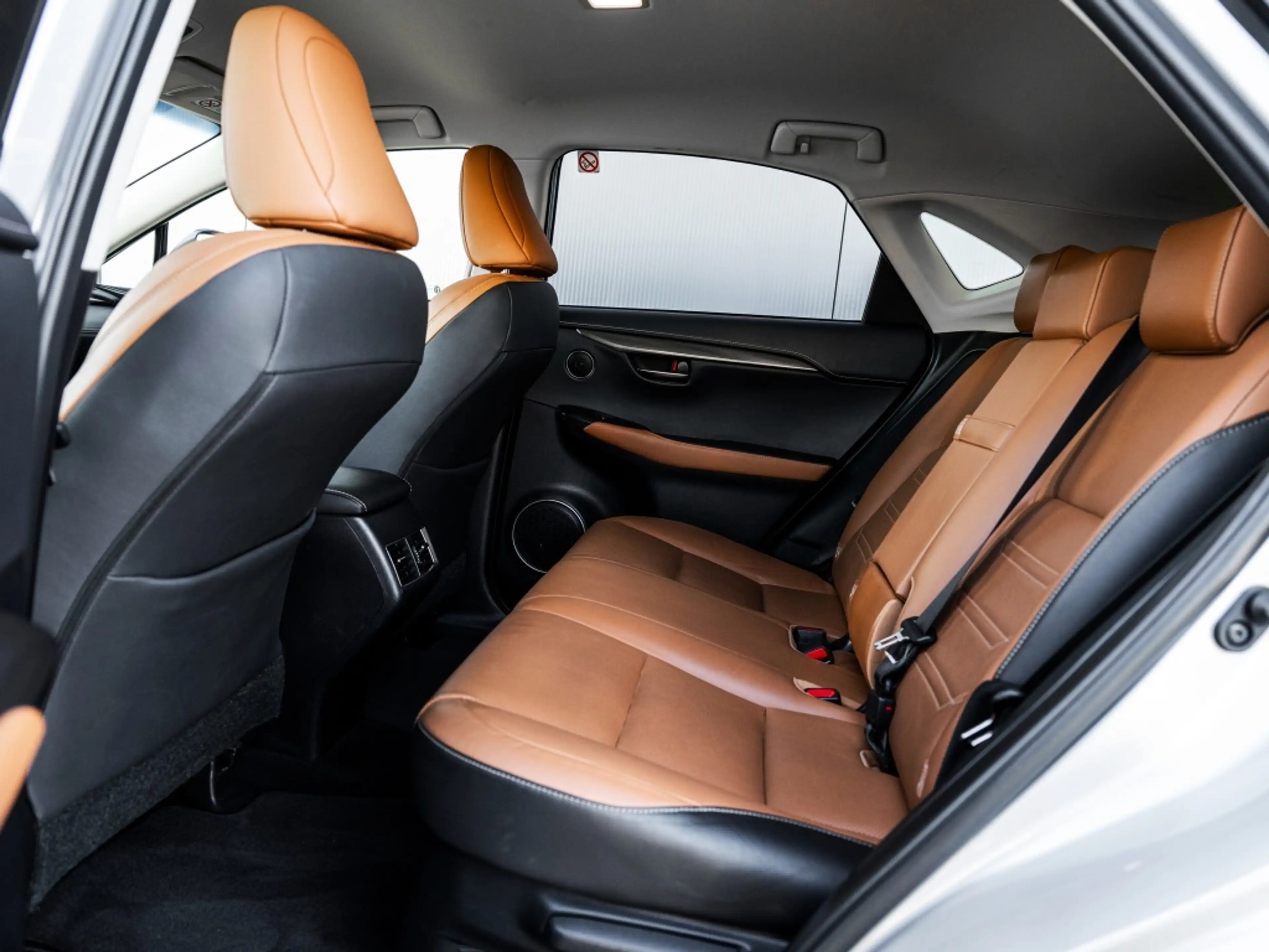 Lexus NX 300h AWD Luxery Facelift Leder Adaptive Cruise etc. — photo 15