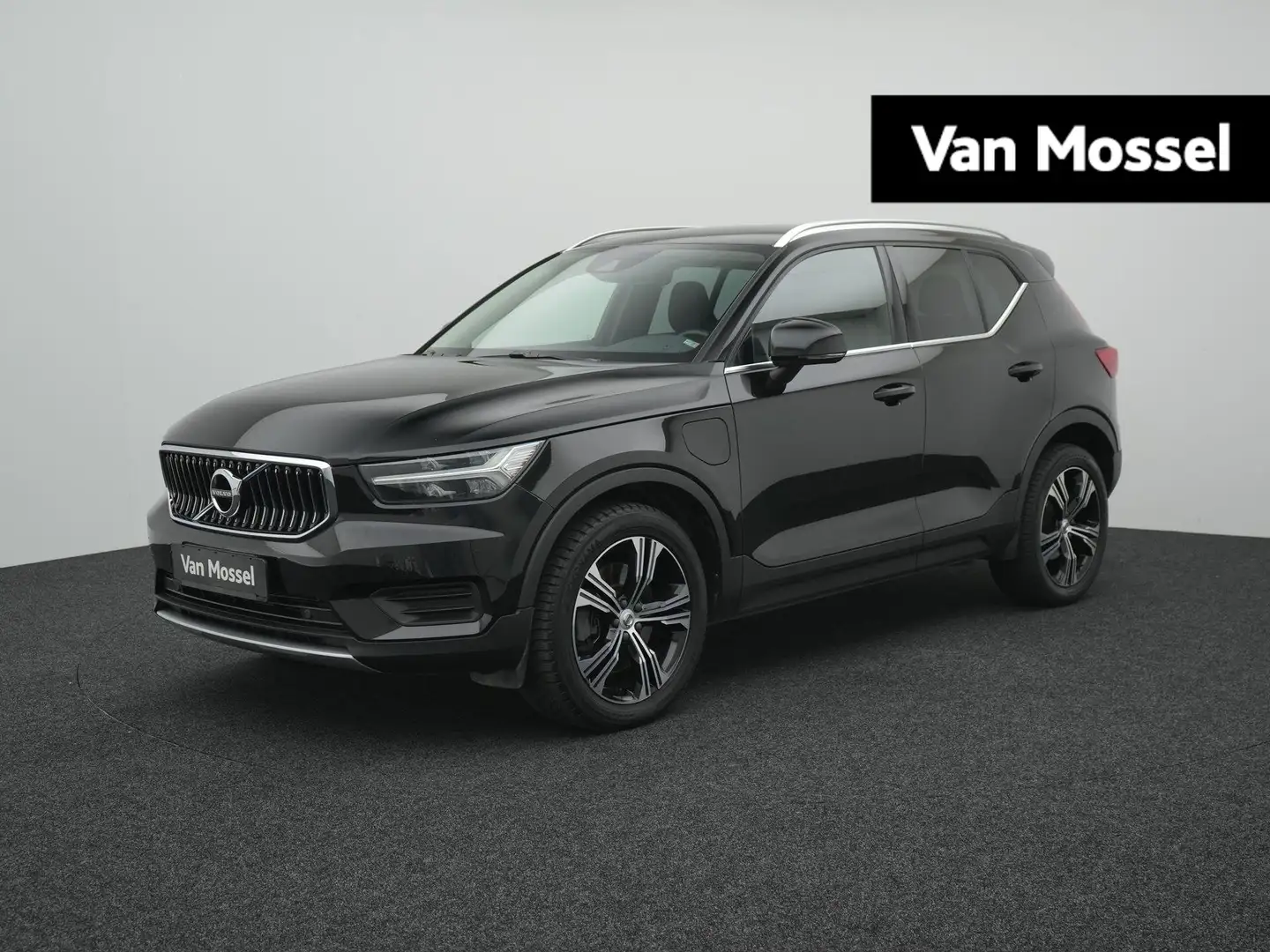 Volvo XC40 1.5 T4 Recharge Inscription Expression Zwart - 1