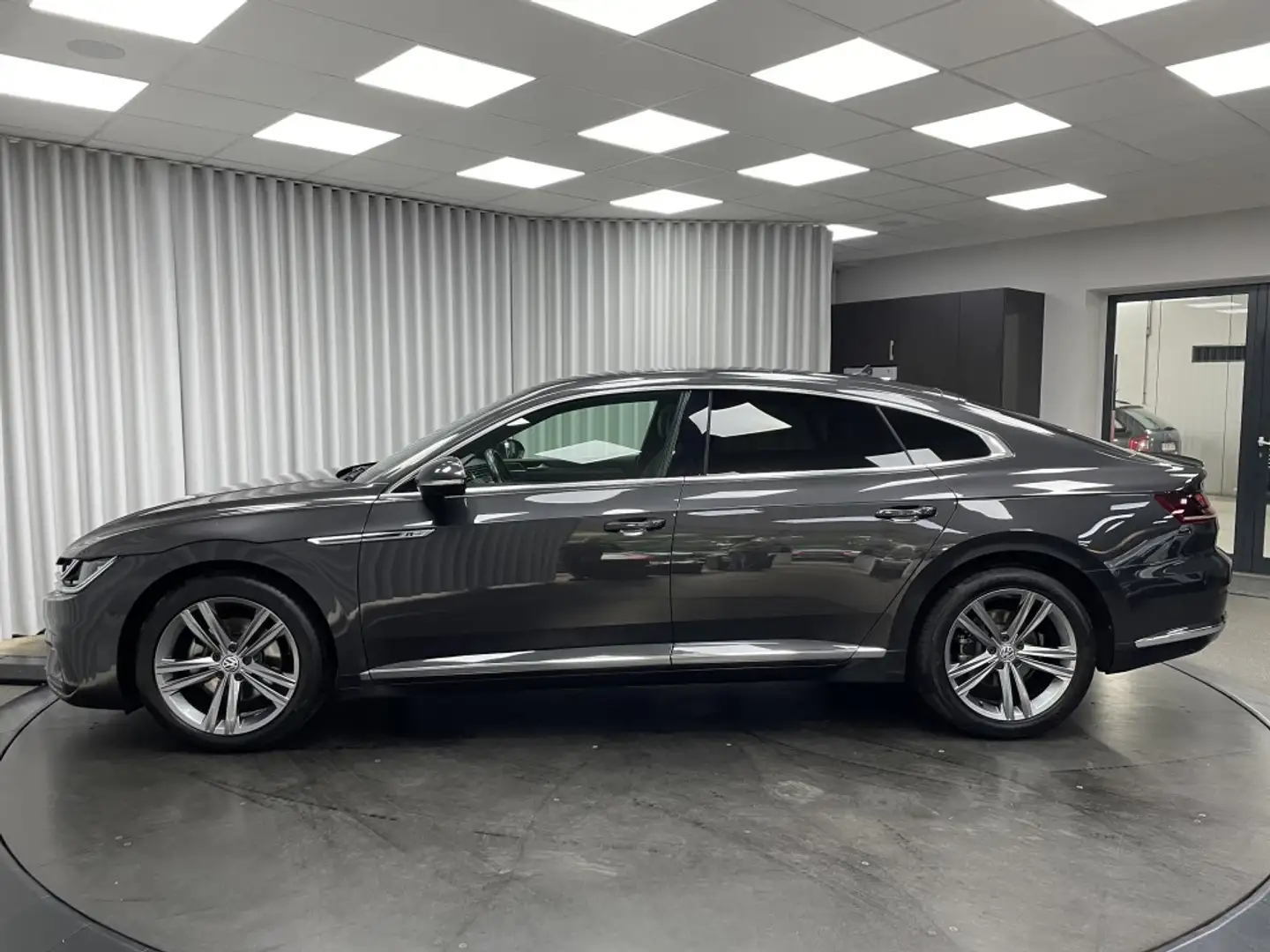 Volkswagen Arteon 1.5 TSi / R-Line / Aut / ACC / LED / Camera / ... Gris - 2