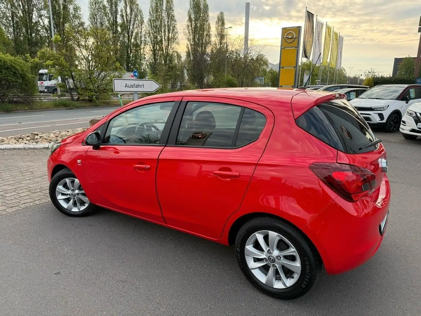 Opel Corsa E Active 1.4 (90PS) PDC, SHZ, LHZ Rojo - 2