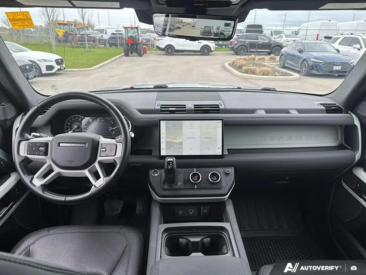 Land Rover Defender снимка Land Rover Defender