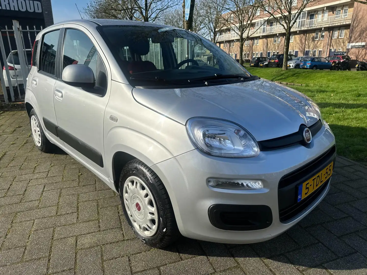 Fiat Panda 0.9 TwinAir Edizione Cool Grau - 2