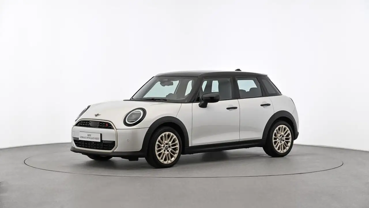 MINI Cooper Favoured Trim