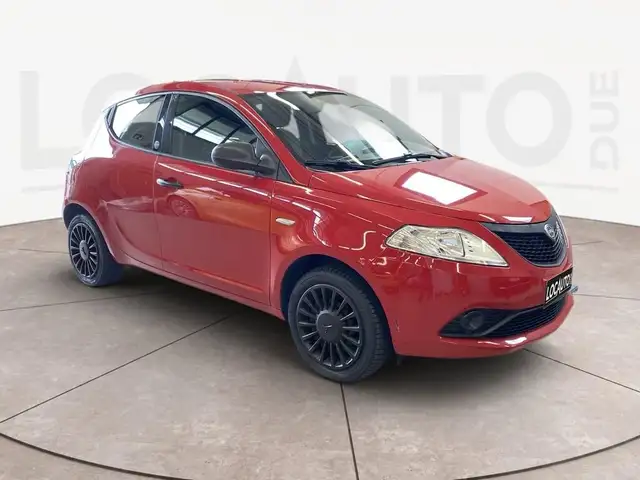 Lancia Ypsilon view 3