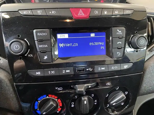 Lancia Ypsilon view 10