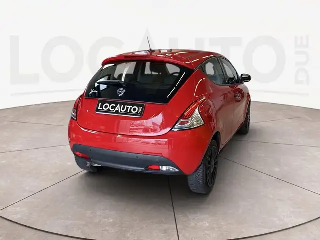 Lancia Ypsilon view 4