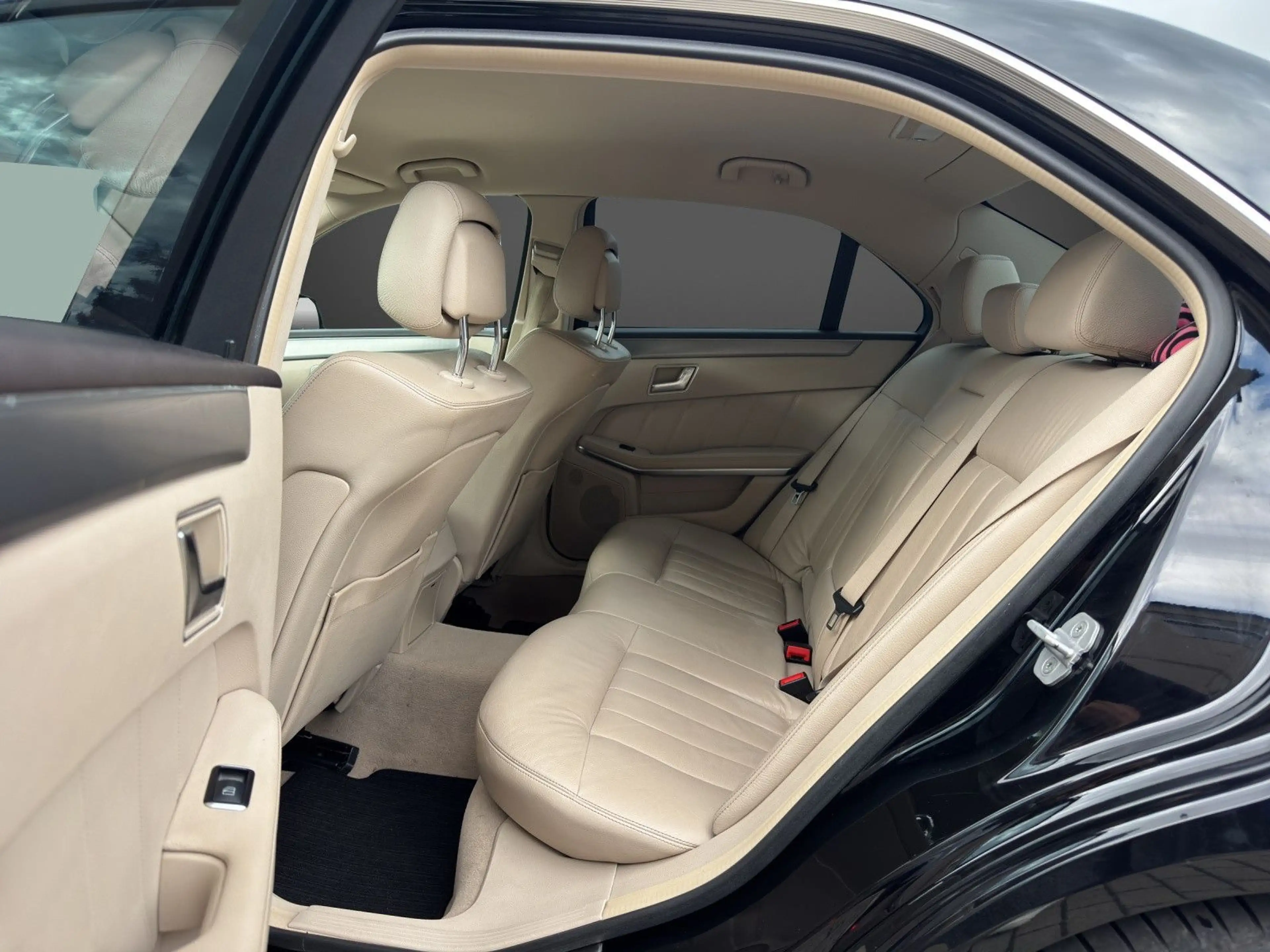 Mercedes-Benz E 350 E Limousine BlueTec*Avantgarde*Vollleder — photo 14