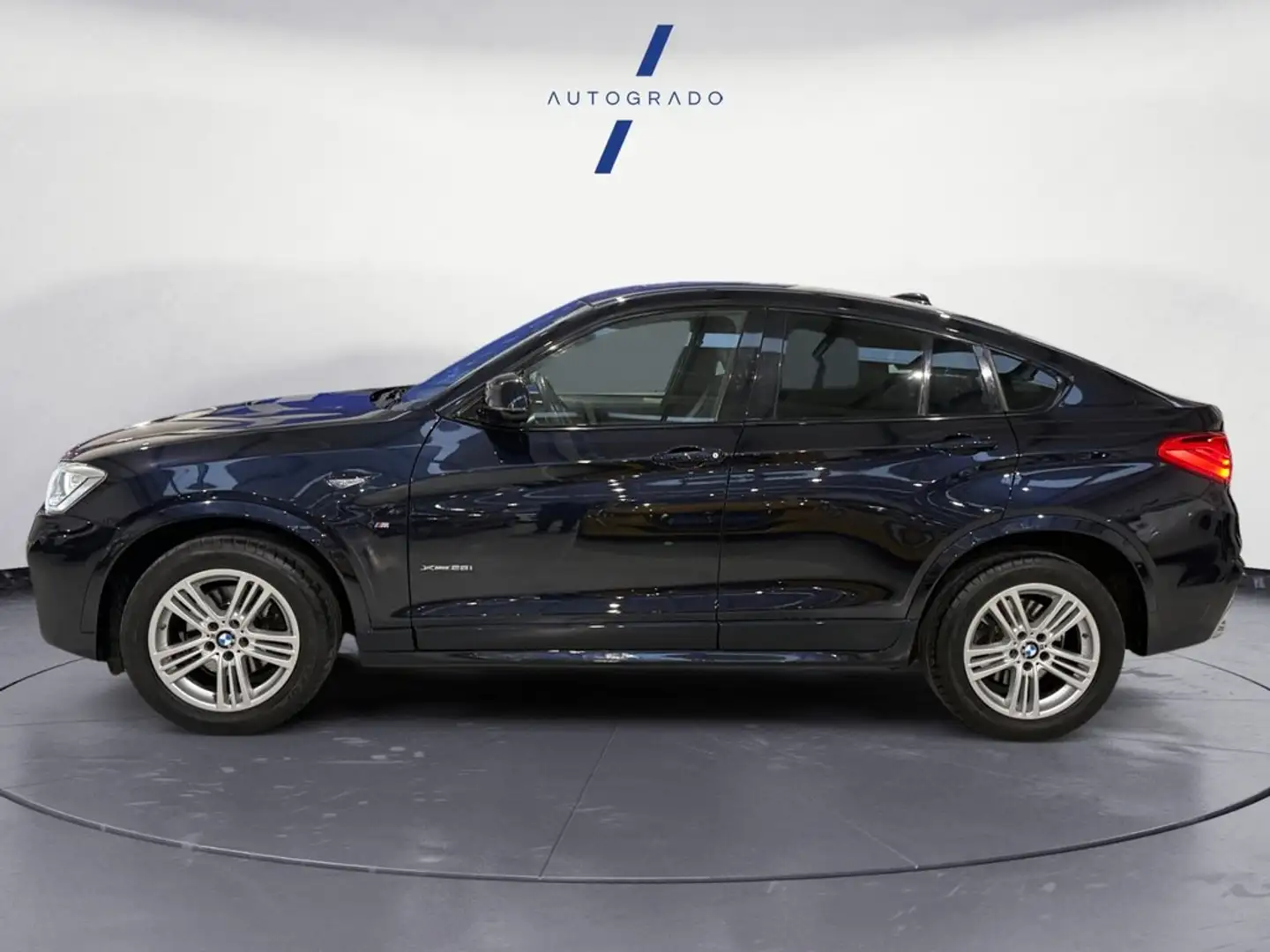 BMW X4 xDrive 28iA Schwarz - 2
