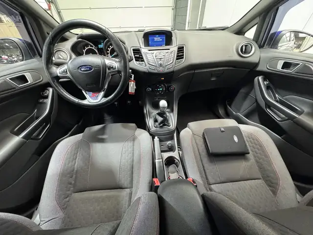 Ford Fiesta view 11
