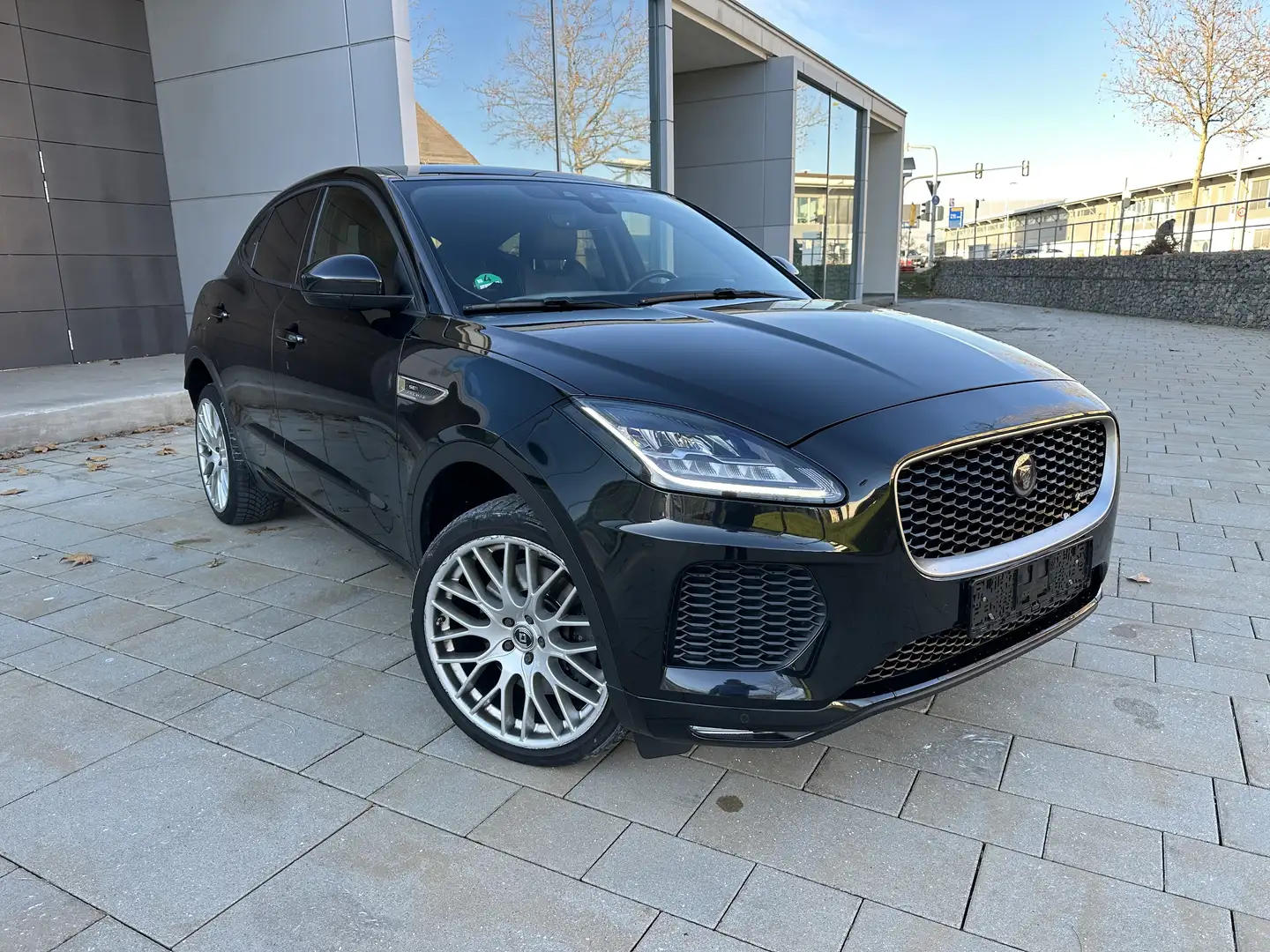 Jaguar E-Pace E-Pace P250 AWD Aut. R-Dynamic SE Schwarz - 1