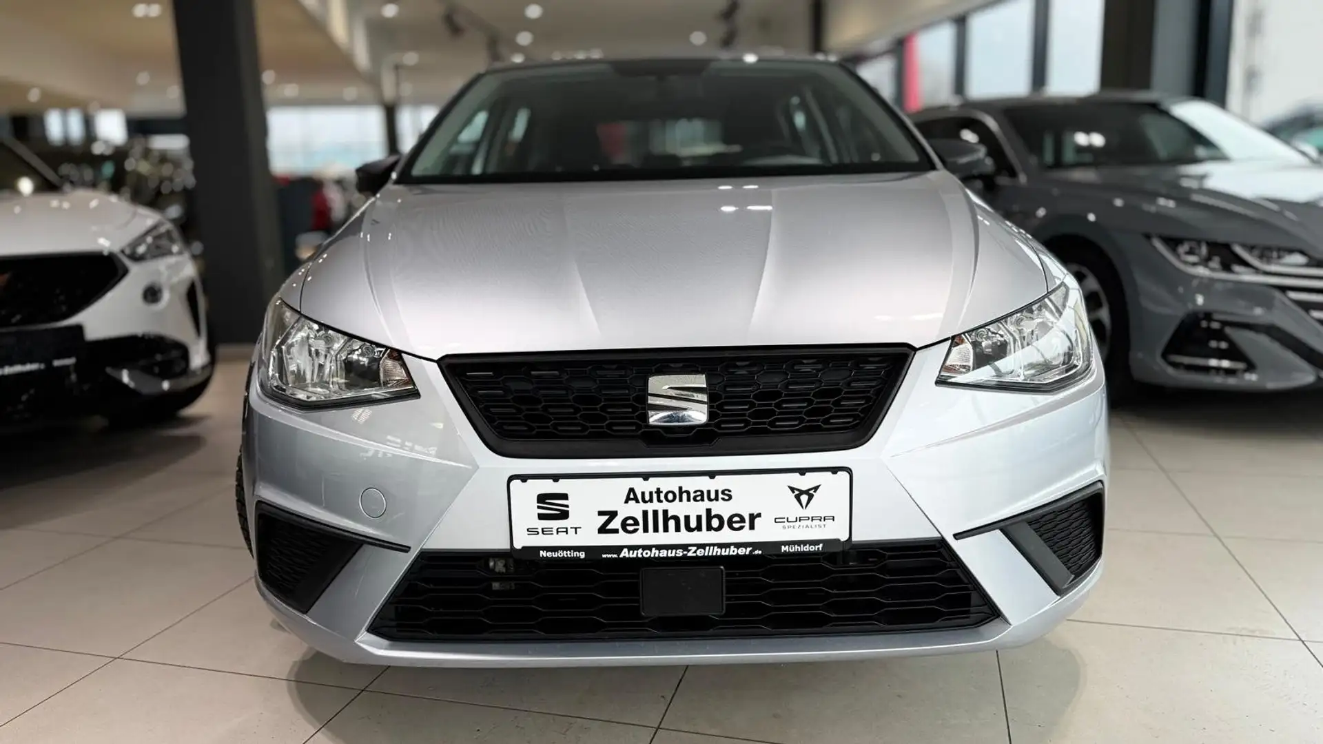 SEAT Ibiza 1.0 MPI Reference *Navi*Sitzhzg*Allwetter* Silber - 2