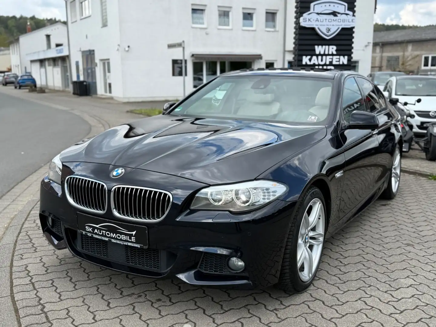 BMW 530 d M-Sport HUD-360-ACC-SPUR-TOTW-GLASD-4xSHZG Černá - 2