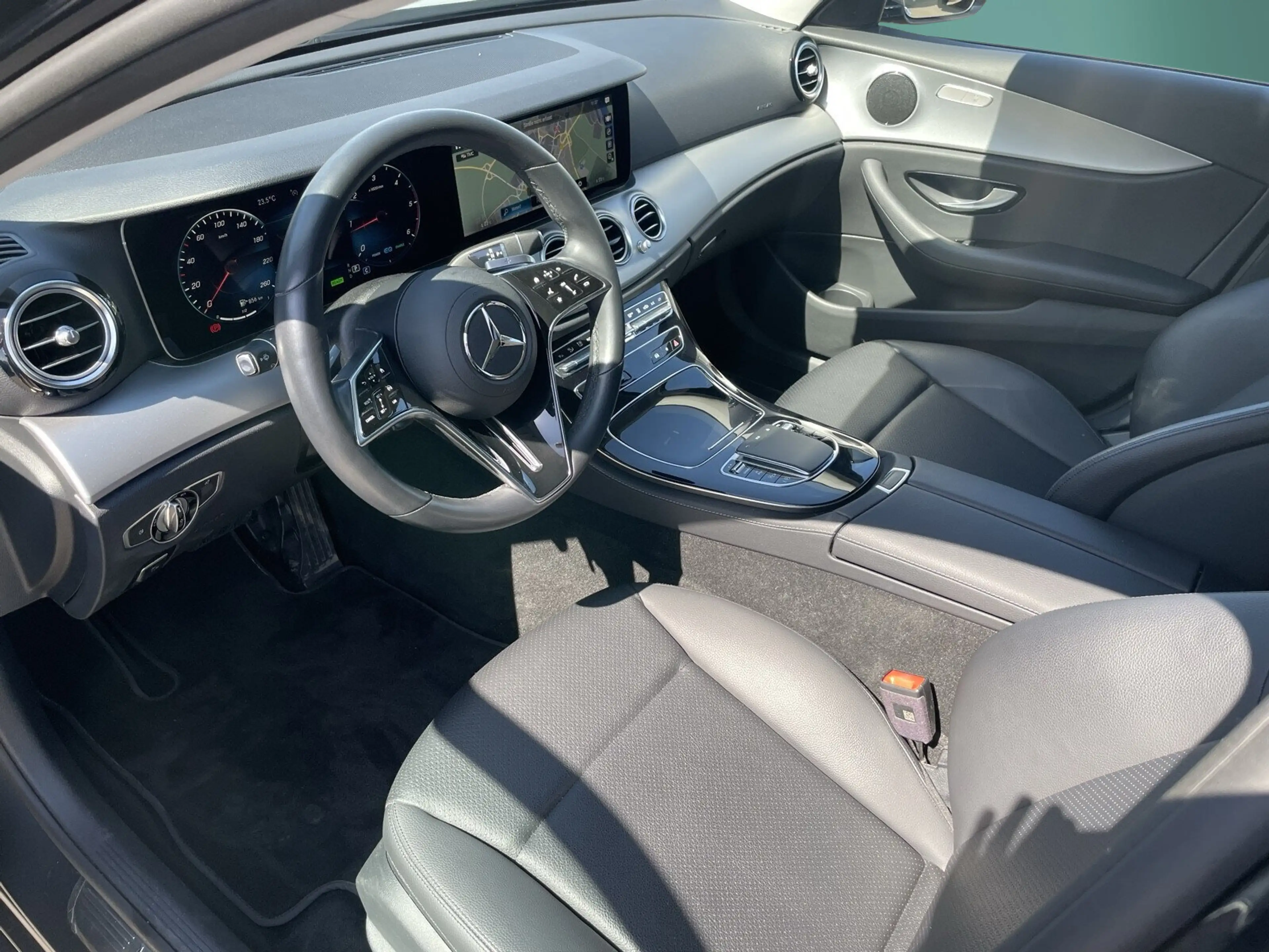 Mercedes-Benz E 220 E 220 d T AVANTGARDE*STHZ*KAMERA*KEYLESS*LED*SHZ — photo 9