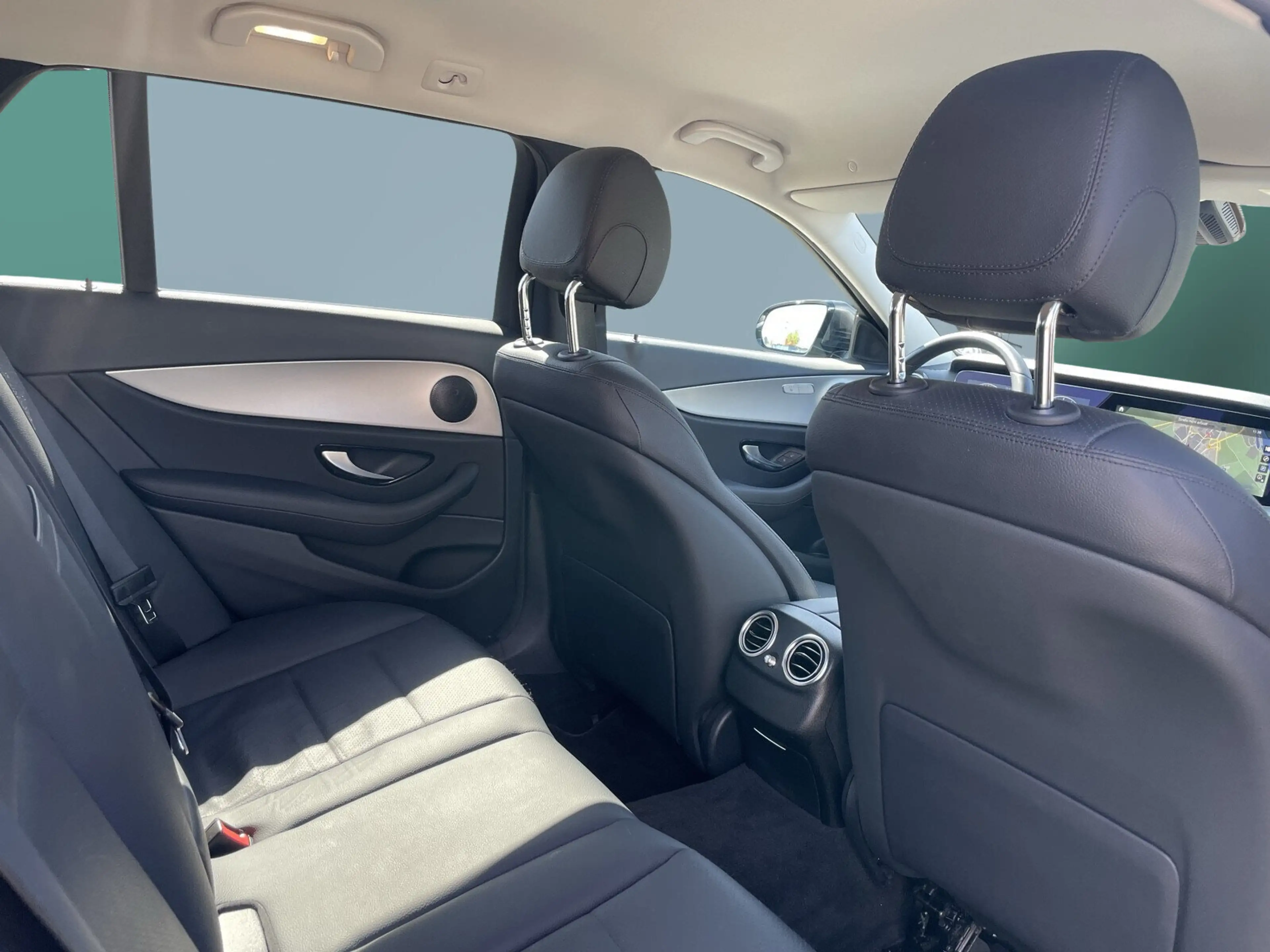 Mercedes-Benz E 220 E 220 d T AVANTGARDE*STHZ*KAMERA*KEYLESS*LED*SHZ — photo 13