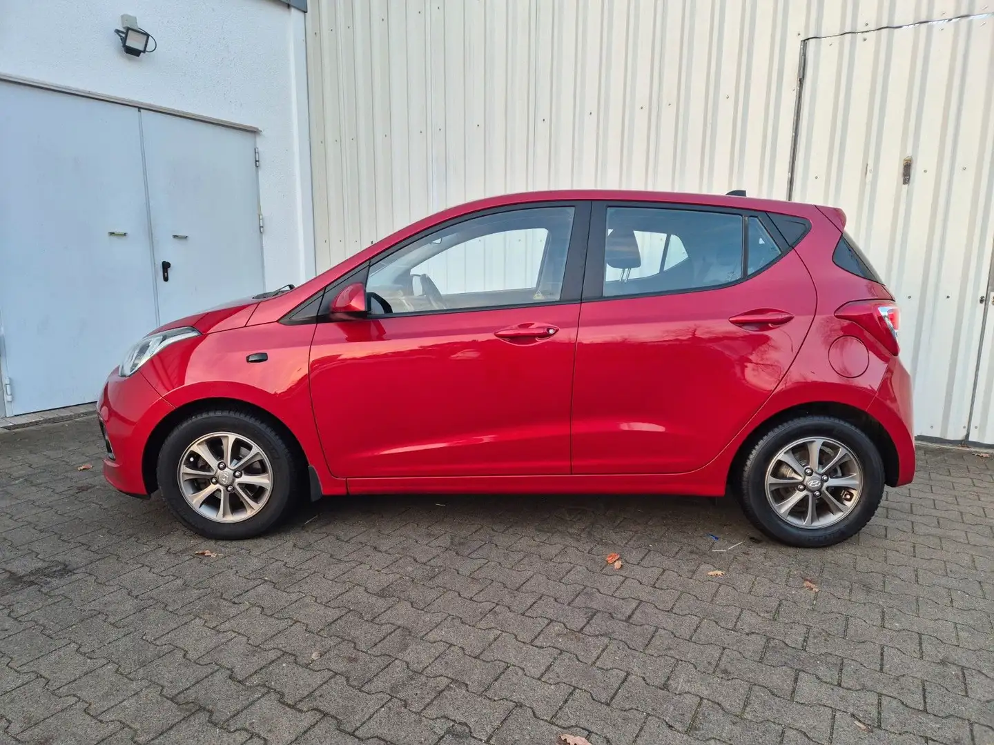 Hyundai i10 Edition, LENKRADHEIZUNG, SITZHEIZUNG, PDC Rot - 2