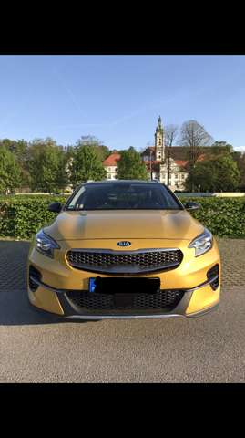 Imagine Kia XCeed 1.6 CRDi DCT7 PLATINUM EDITION