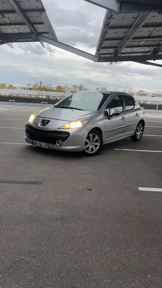 Peugeot 207 1.6 HDi 16v 110ch FAP ExÃ©cutive