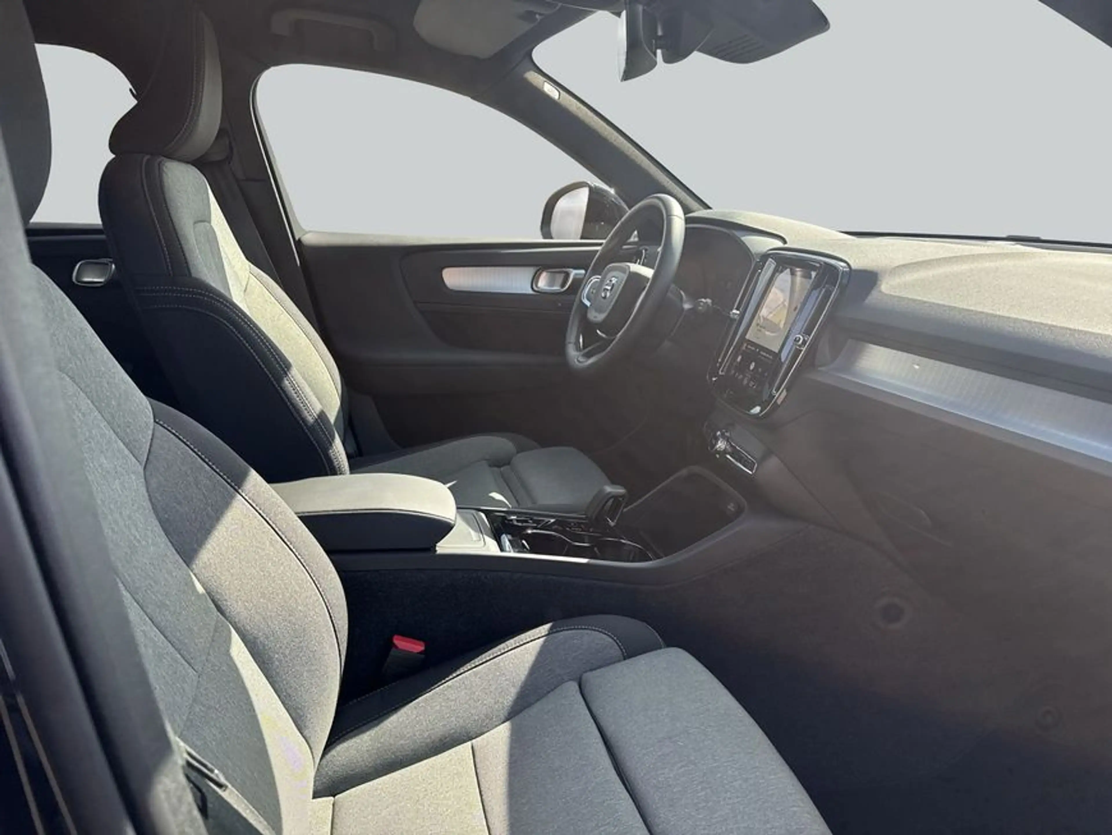 Volvo XC40 XC40 B3 B DKG Plus Black Edition — photo 12