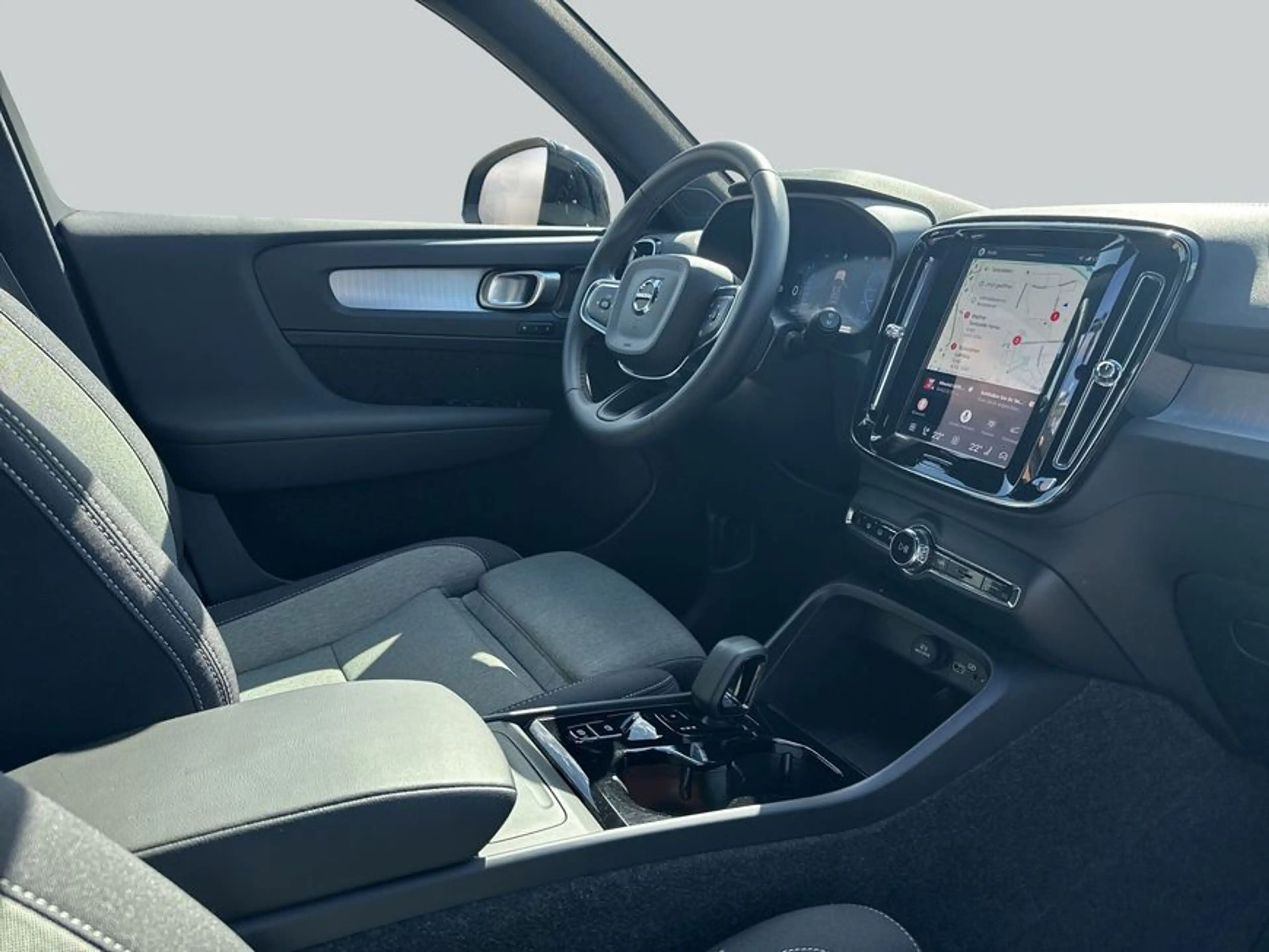 Volvo XC40 XC40 B3 B DKG Plus Black Edition — photo 15