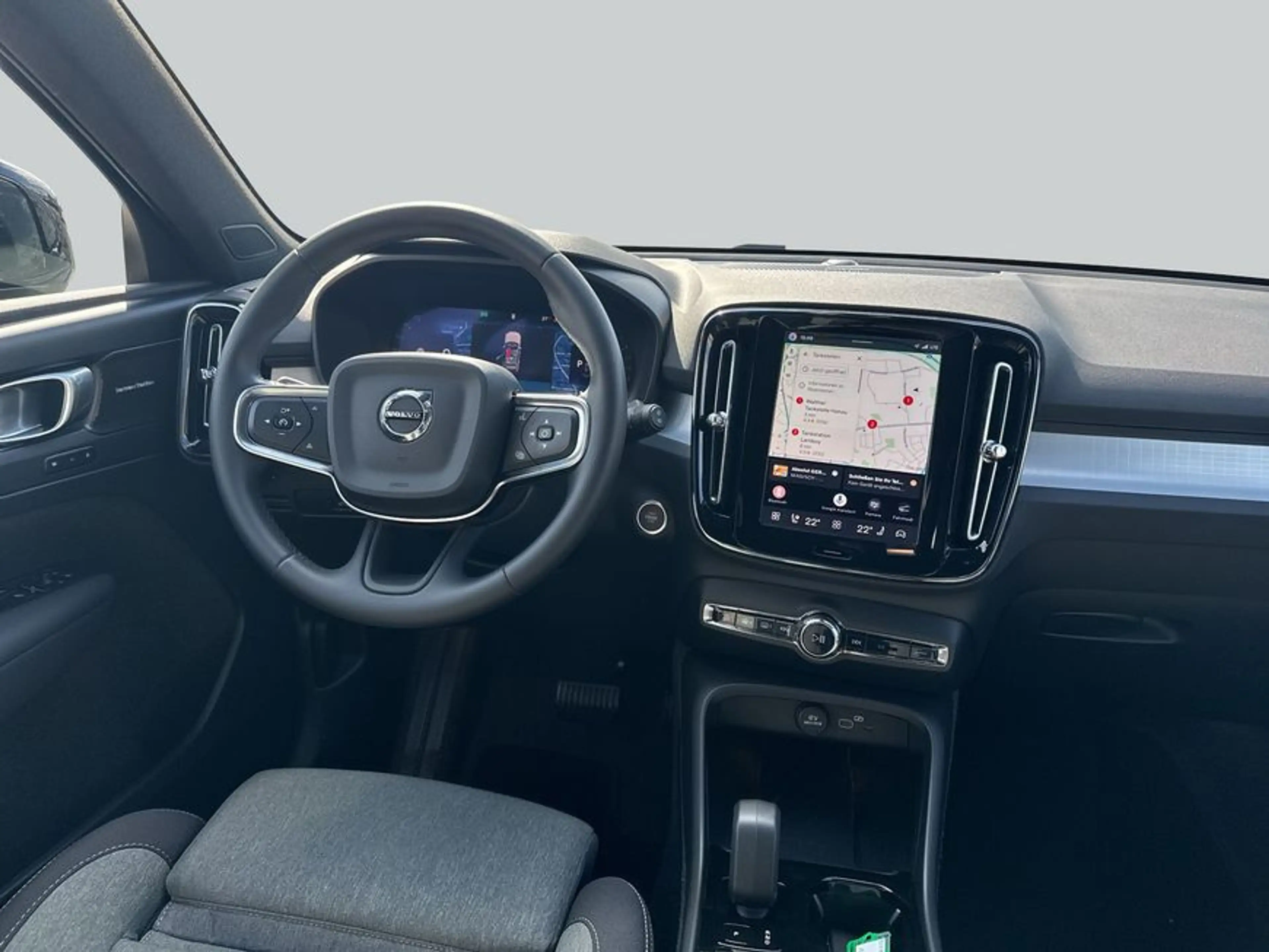 Volvo XC40 XC40 B3 B DKG Plus Black Edition — photo 14